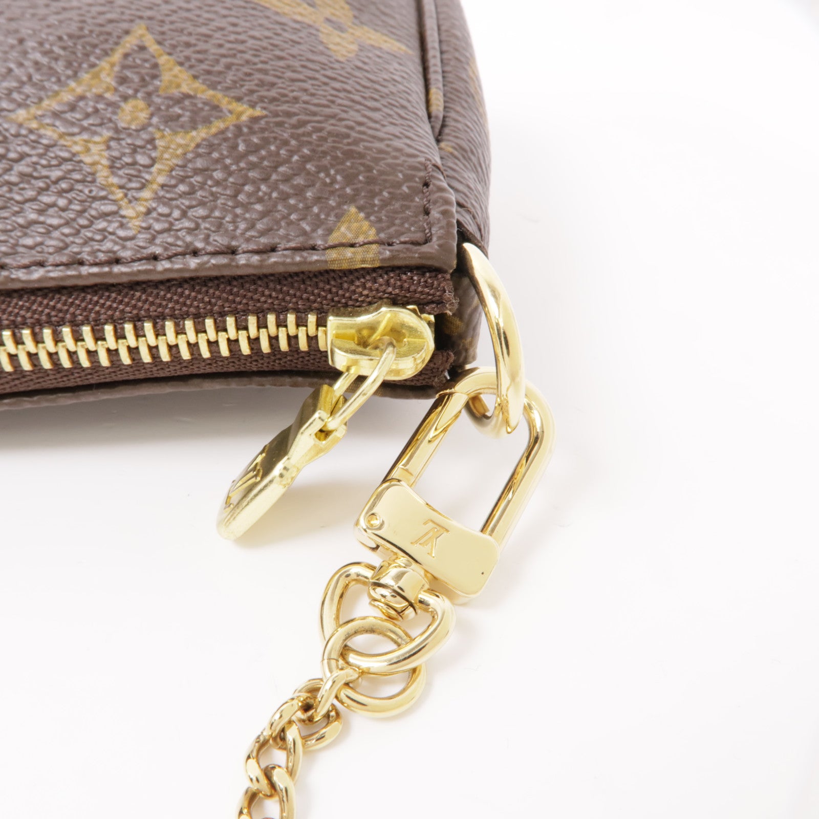 LOUIS VUITTON Monogram Mini Pochette Accessoires金扣手挽袋棕色
