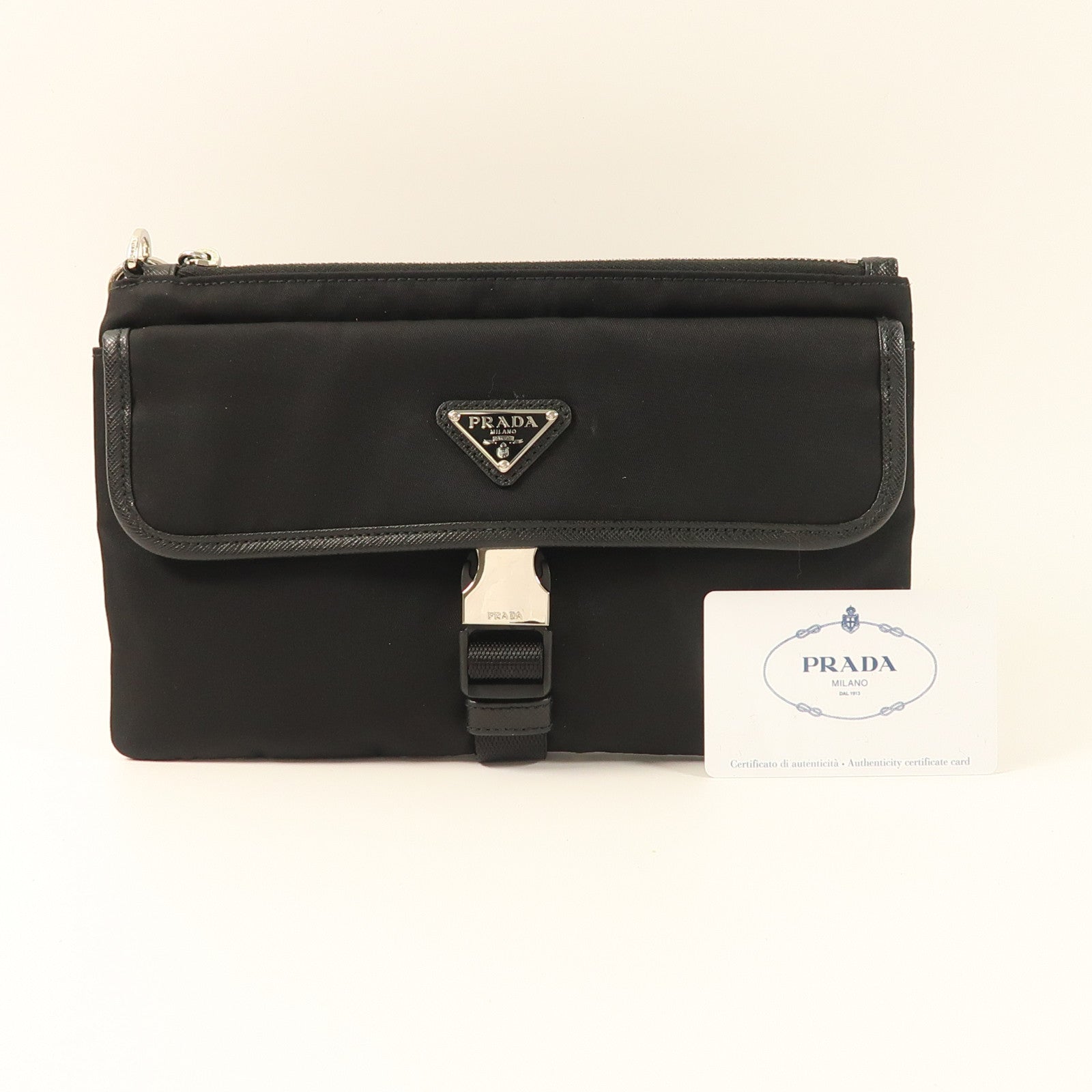 PRADA 尼龍Clutch銀扣手拿包