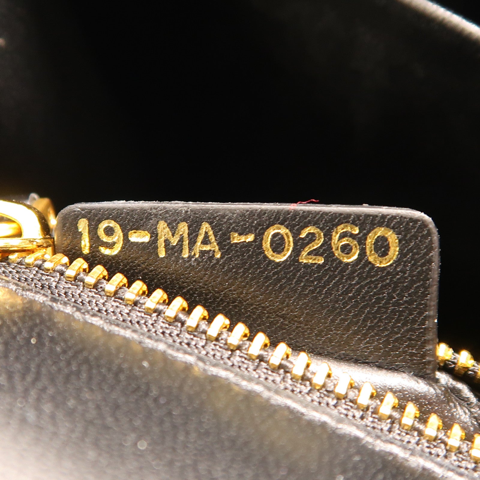 Dior 牛皮皮革30 Montaigne金扣肩背袋