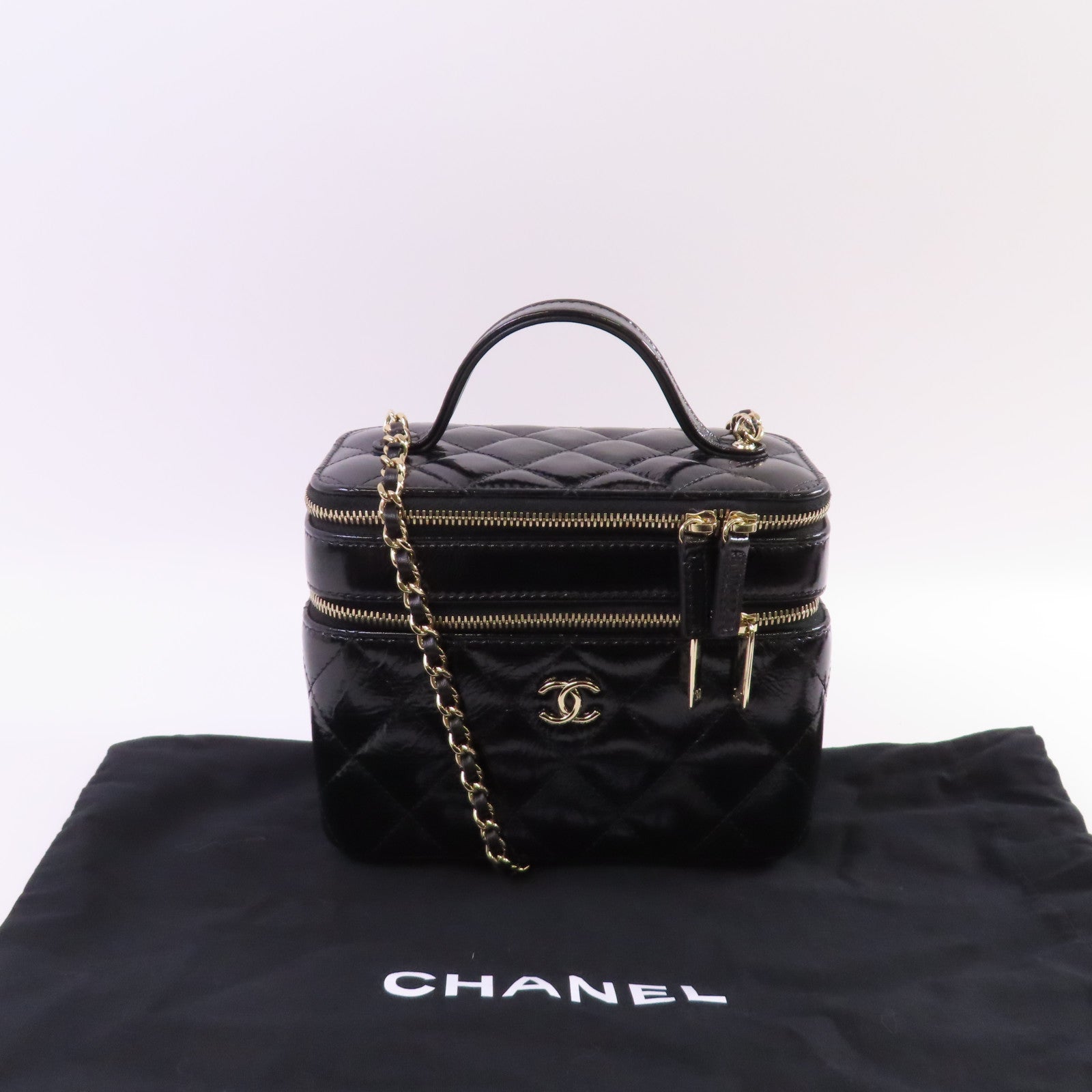 CHANEL 【激減優惠】漆皮皮革Vanity Case金扣鏈帶手挽肩背兩用袋