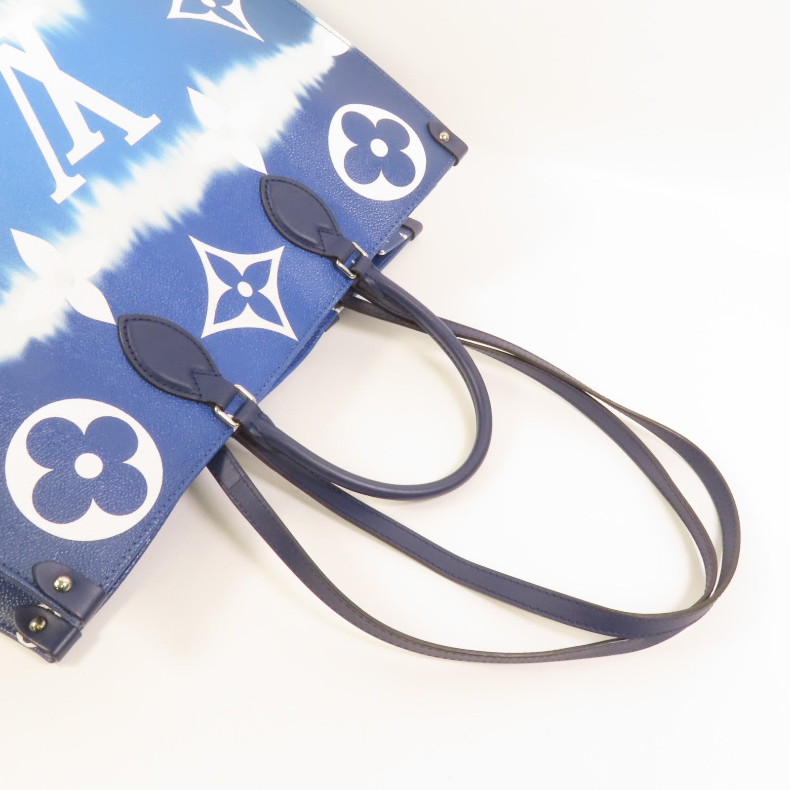 LOUIS VUITTON Monogram Escale On The Go銀扣手挽肩背兩用袋