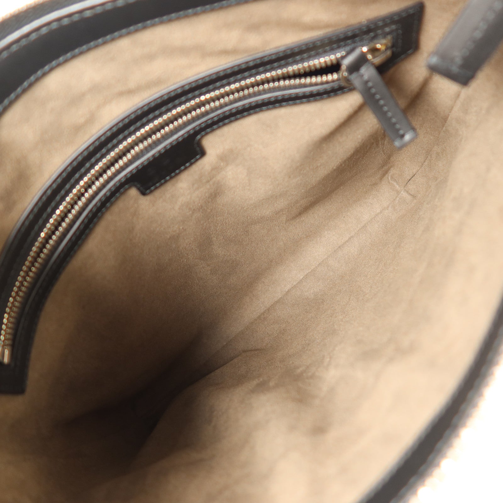 GUCCI 塗層帆布Shoulder Bag銀扣肩背袋