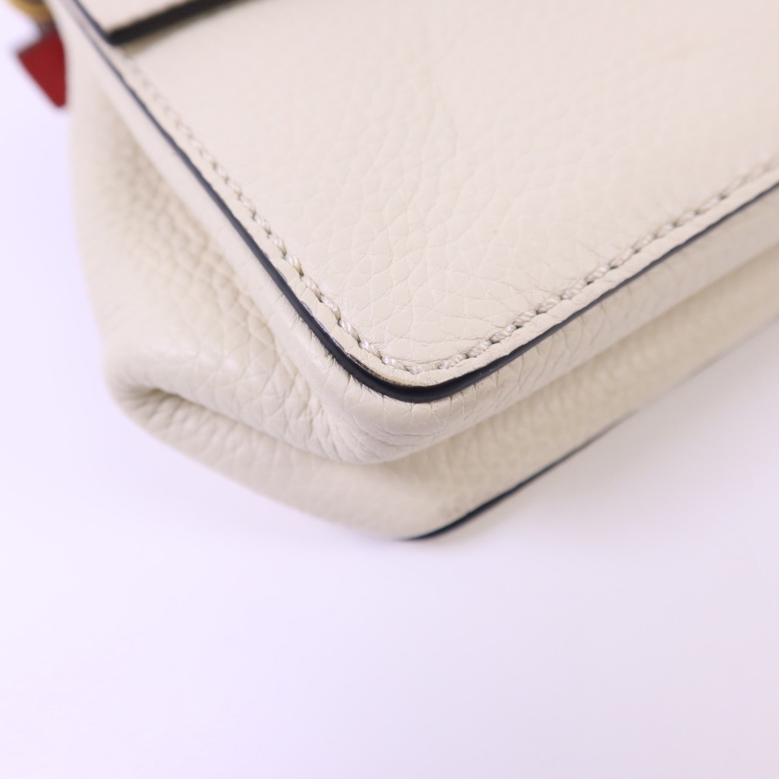 Valentino 牛皮皮革VRing Top Handle金扣手挽肩背兩用袋
