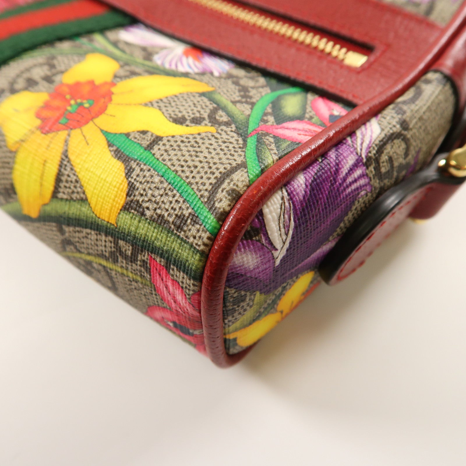 GUCCI 塗層帆布GG Superme Mini金扣肩背袋紅色/彩色