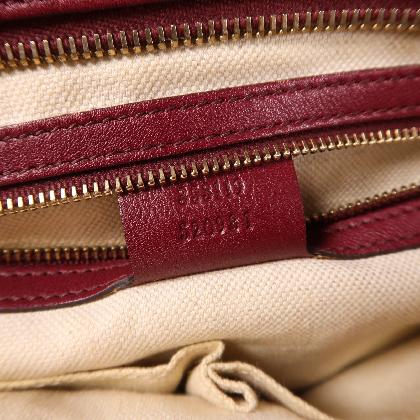 GUCCI GG GHW Shoulder Bag 353119 Calfskin Leather Red