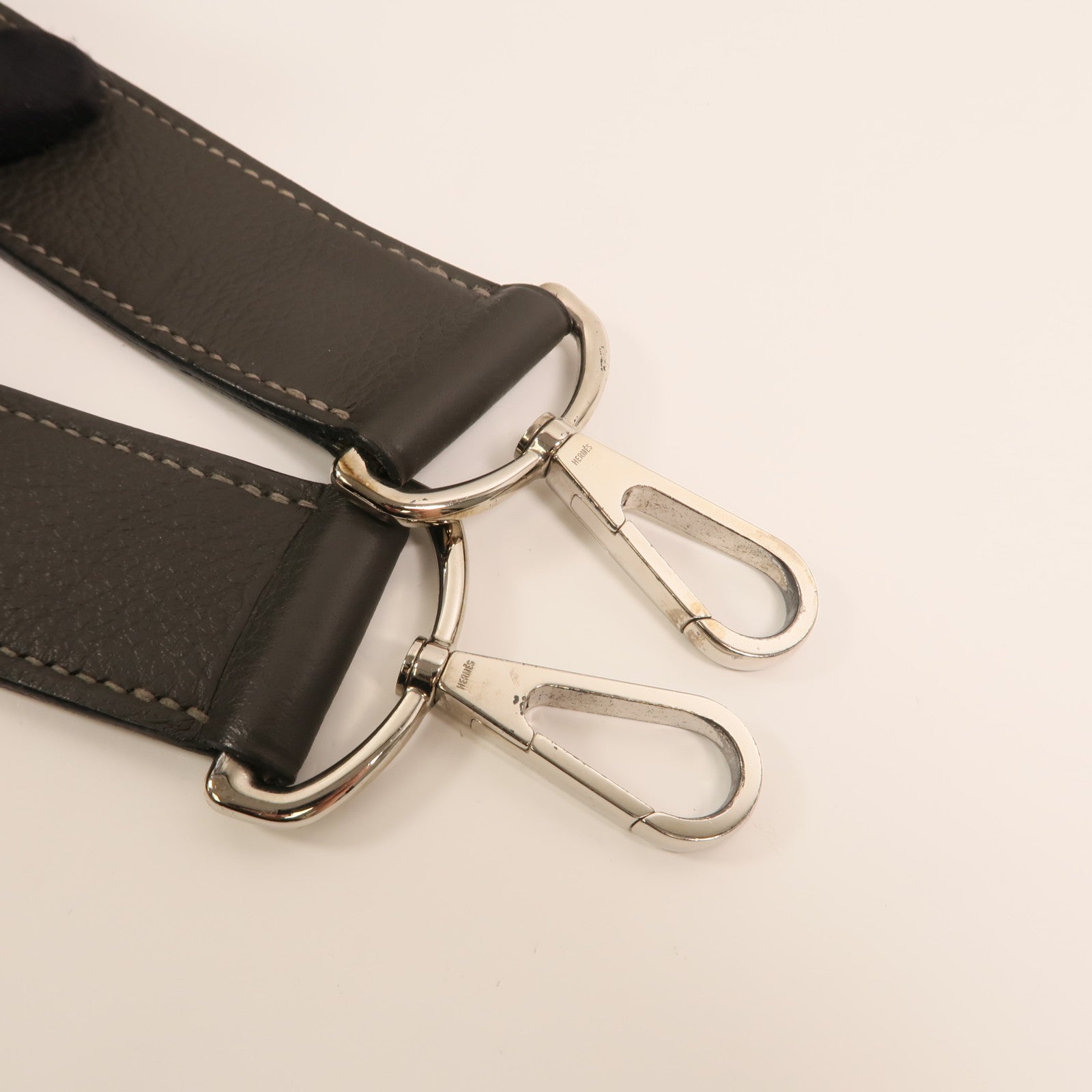HERMES Togo皮革Jypesiere 37銀扣肩背袋Etain