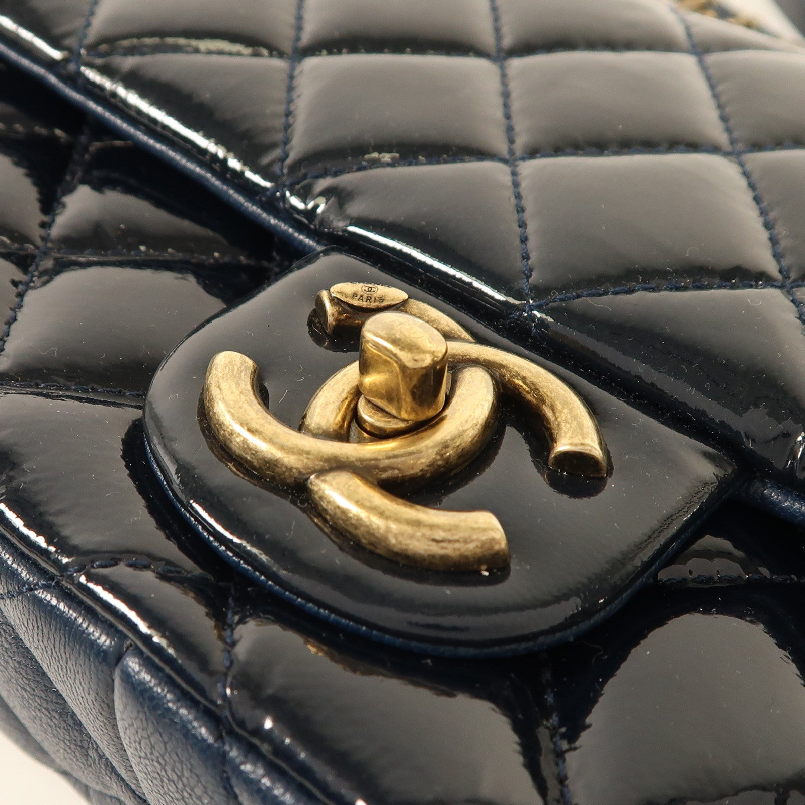 CHANEL 漆皮皮革Chain Shoulder鏈帶肩背袋