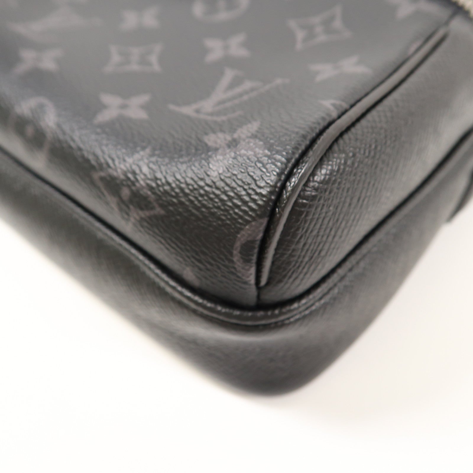 LOUIS VUITTON Monogram Eclipse/Taiga Outdoor Messenger銀扣肩背袋/斜挎包