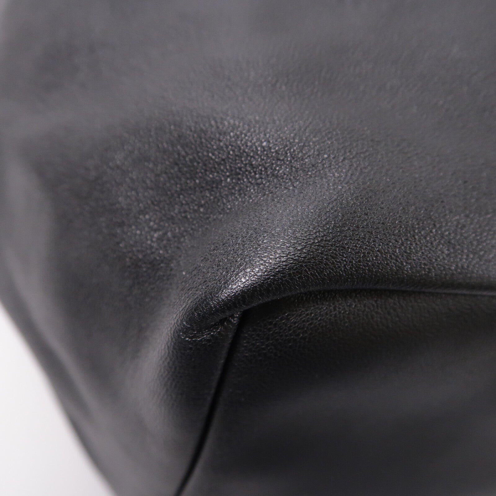 LOEWE 羊皮皮革Squeeze Bag Medium肩背袋