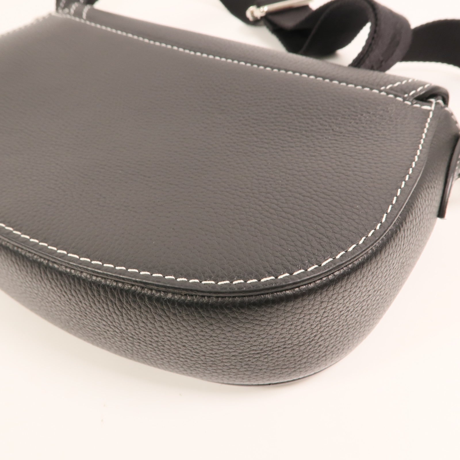 Dior 【激減優惠】牛皮皮革Saddle Grained銀扣肩背袋