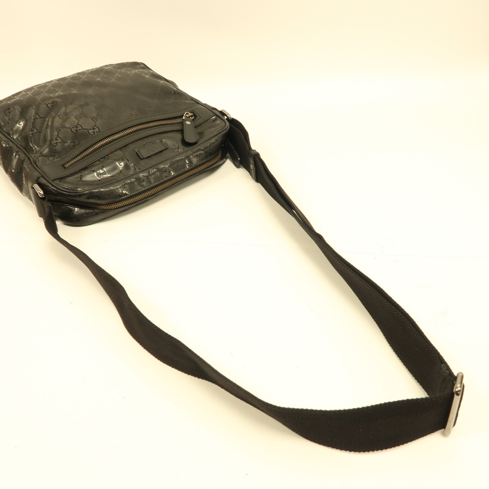 GUCCI 塗層帆布Shoulder Bag銀扣肩背袋黑色