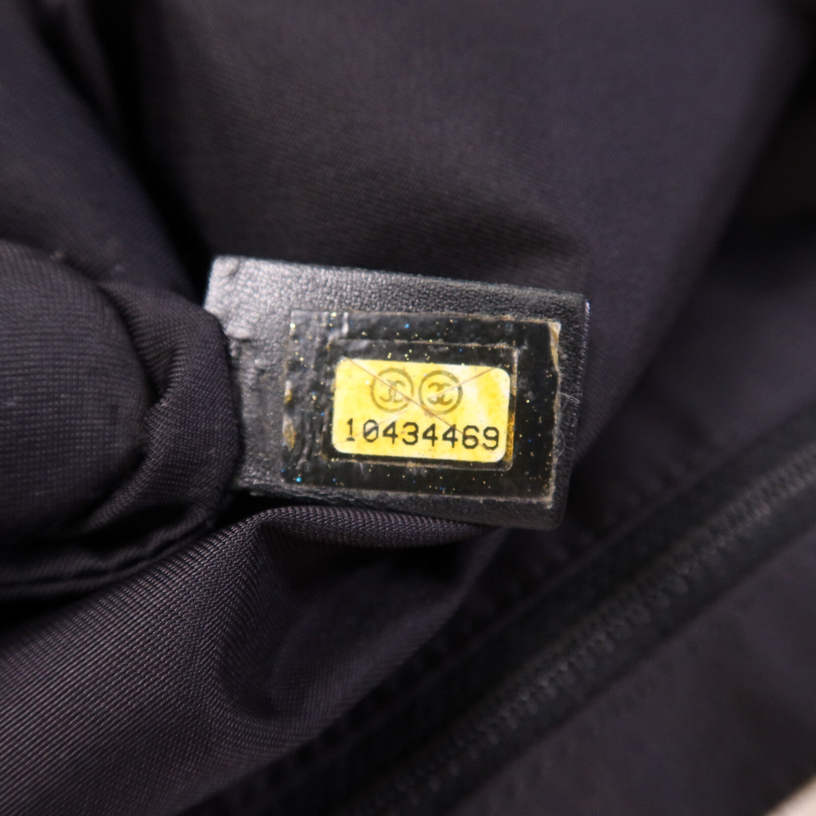 CHANEL 尼龍New Travel Line銀扣手挽袋
