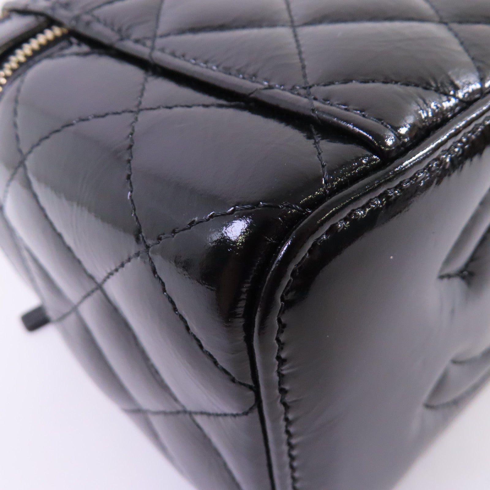 CHANEL 【激減優惠】漆皮皮革Vanity Case金扣鏈帶手挽肩背兩用袋