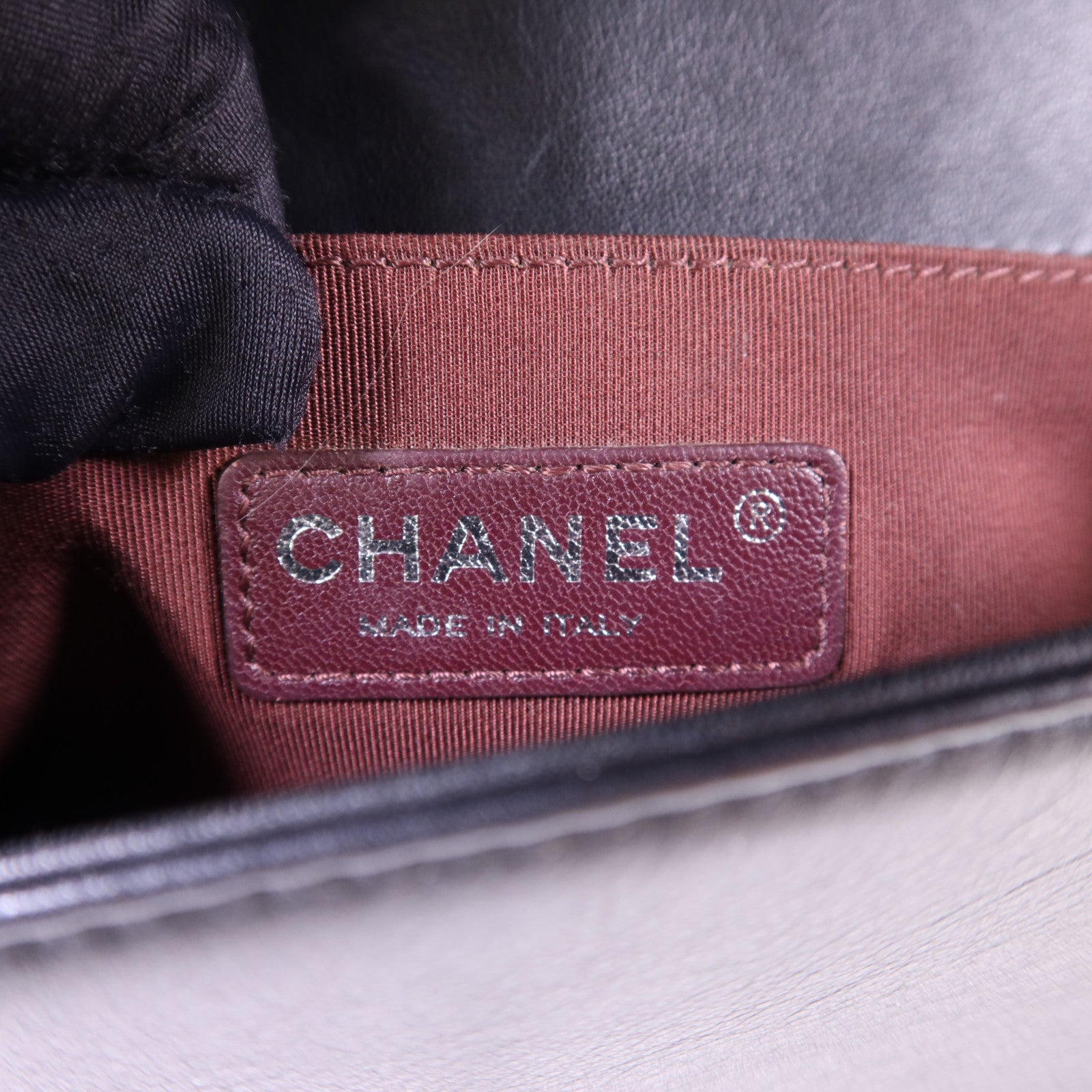 CHANEL 羊皮皮革Boy 25銀扣肩背袋