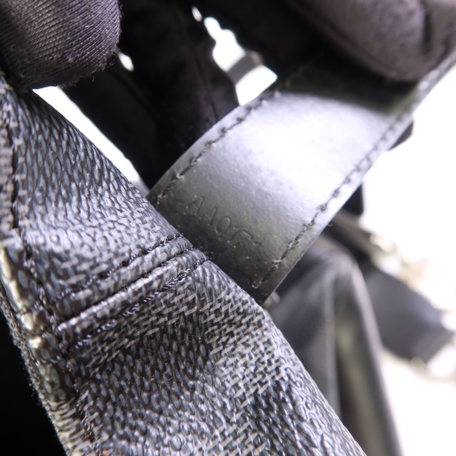 LOUIS VUITTON Damier Graphite Neo Greenwich銀扣手挽肩背兩用袋