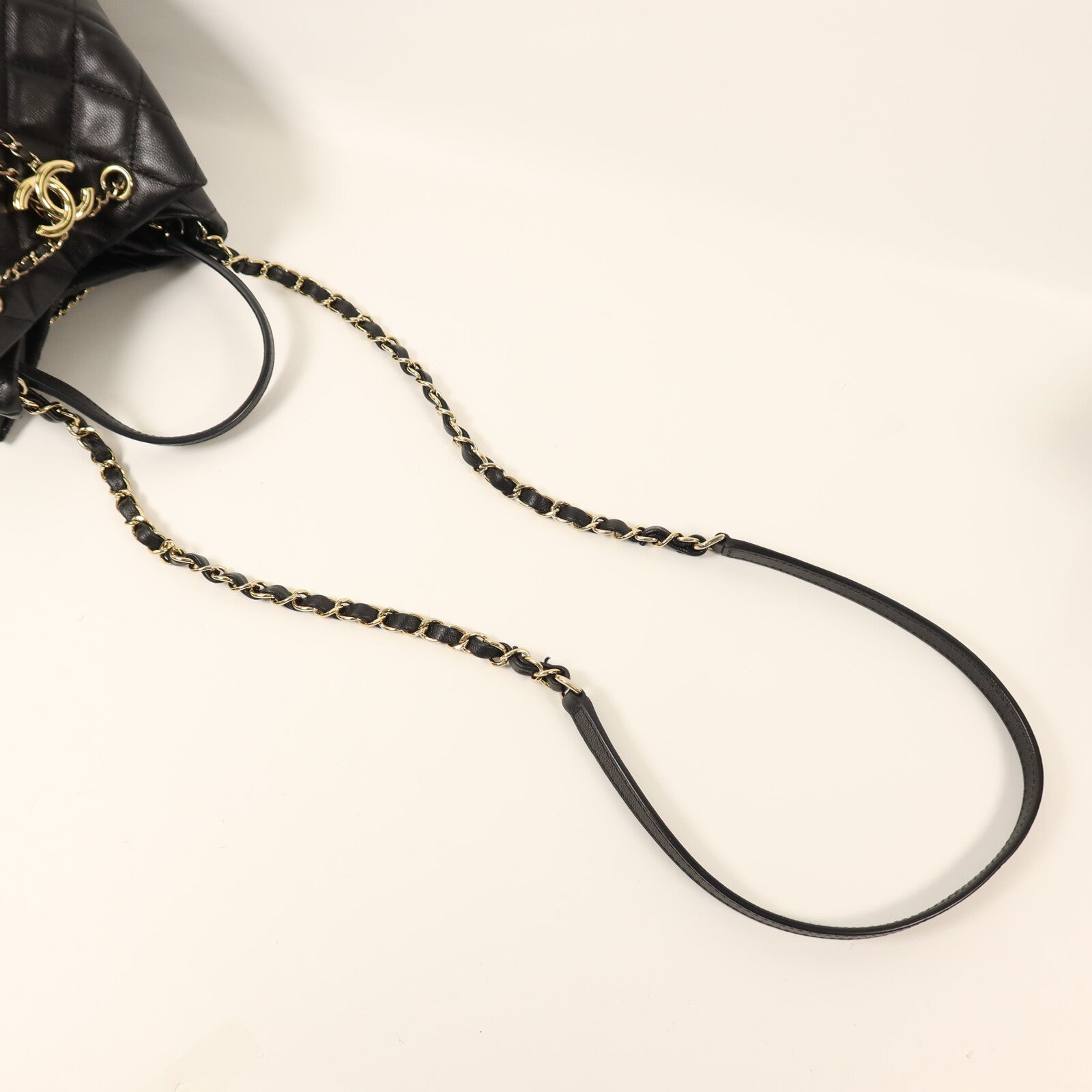 CHANEL 牛皮皮革Bucket Bag金扣鏈帶手挽肩背兩用袋