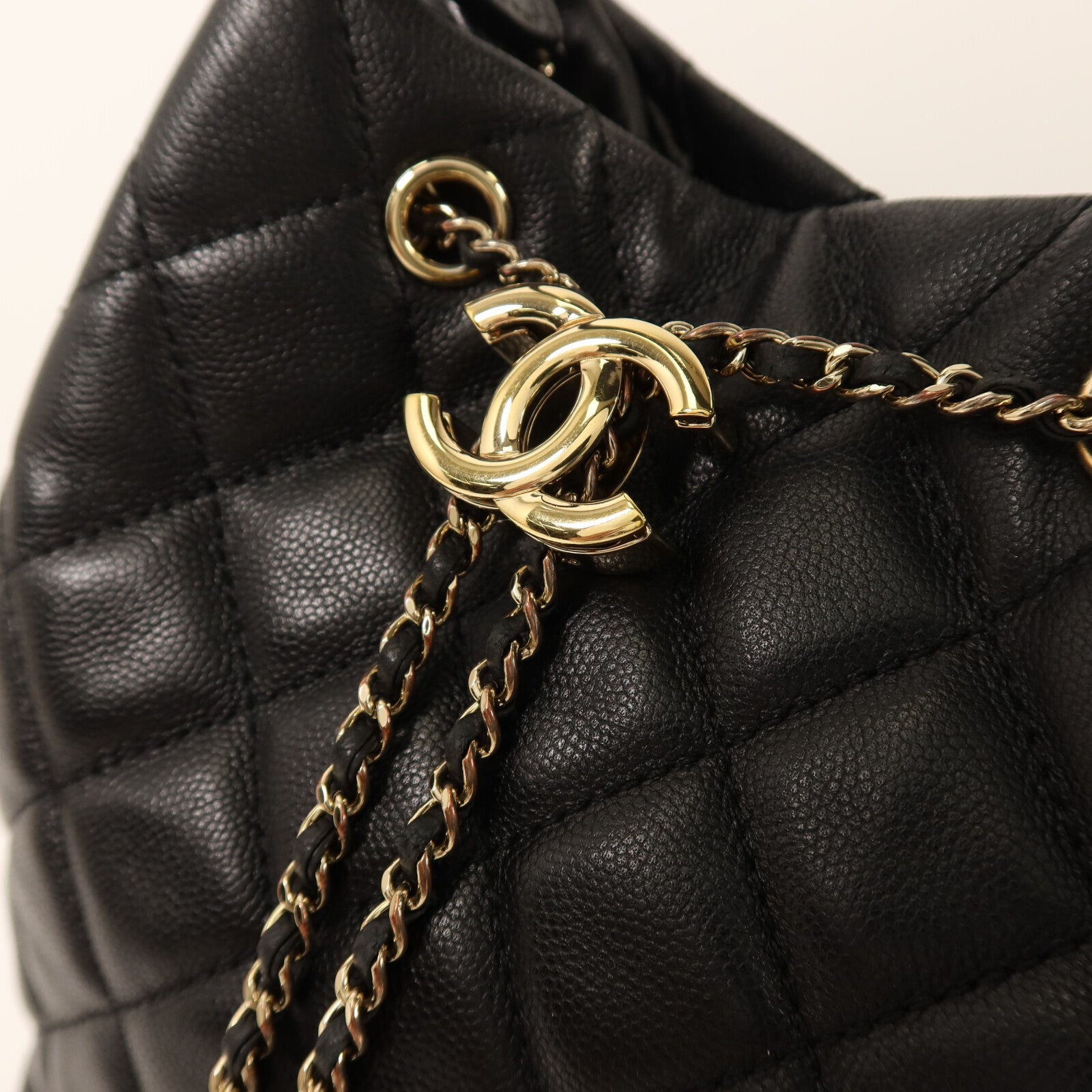 CHANEL 牛皮皮革Bucket Bag金扣鏈帶手挽肩背兩用袋
