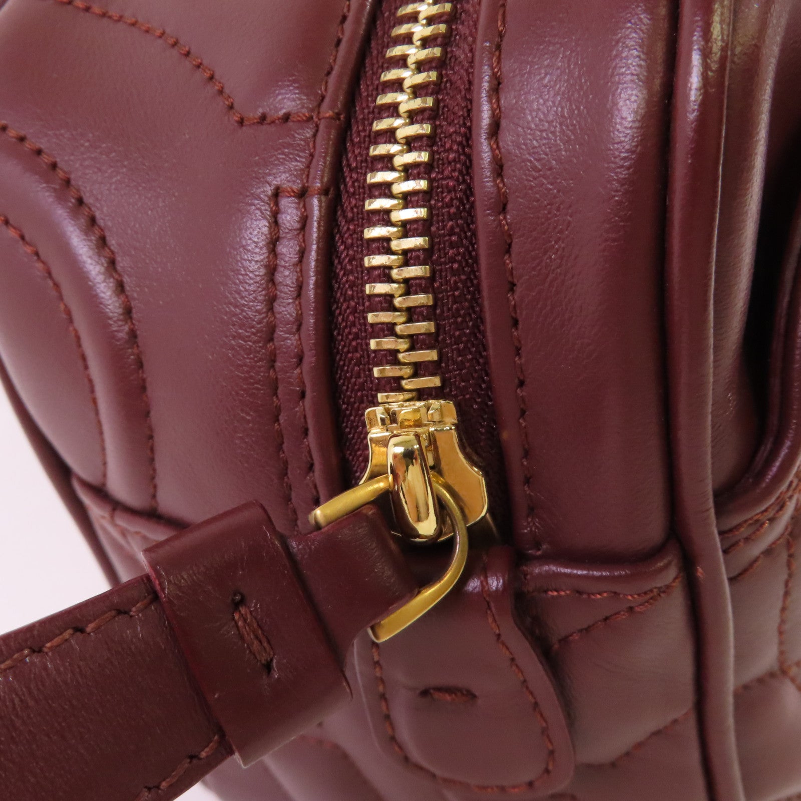 Salvatore Ferragamo 牛皮皮革Gancini Camera Shoulder Bag金扣肩背袋酒紅色