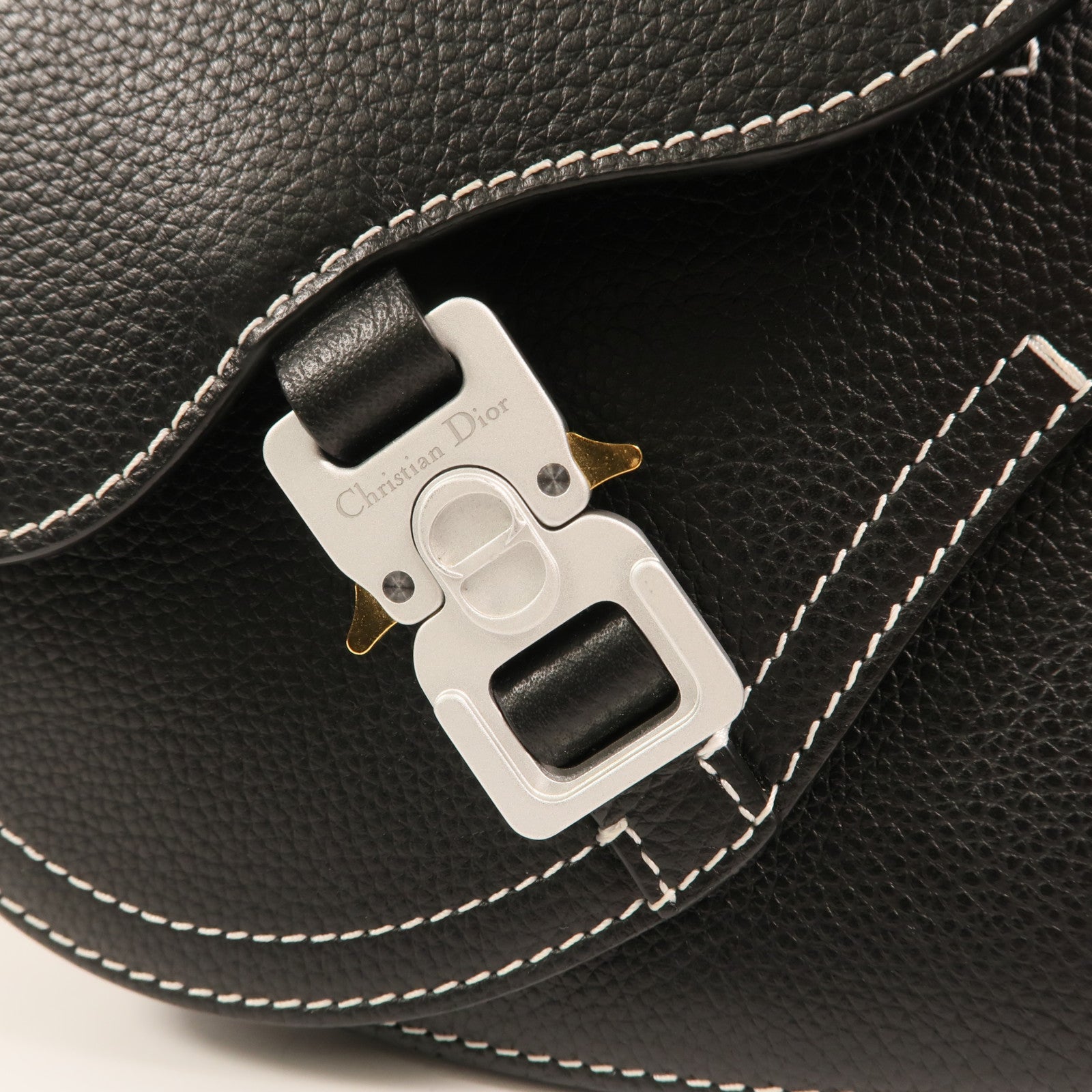 Dior 【激減優惠】牛皮皮革Saddle Grained銀扣肩背袋