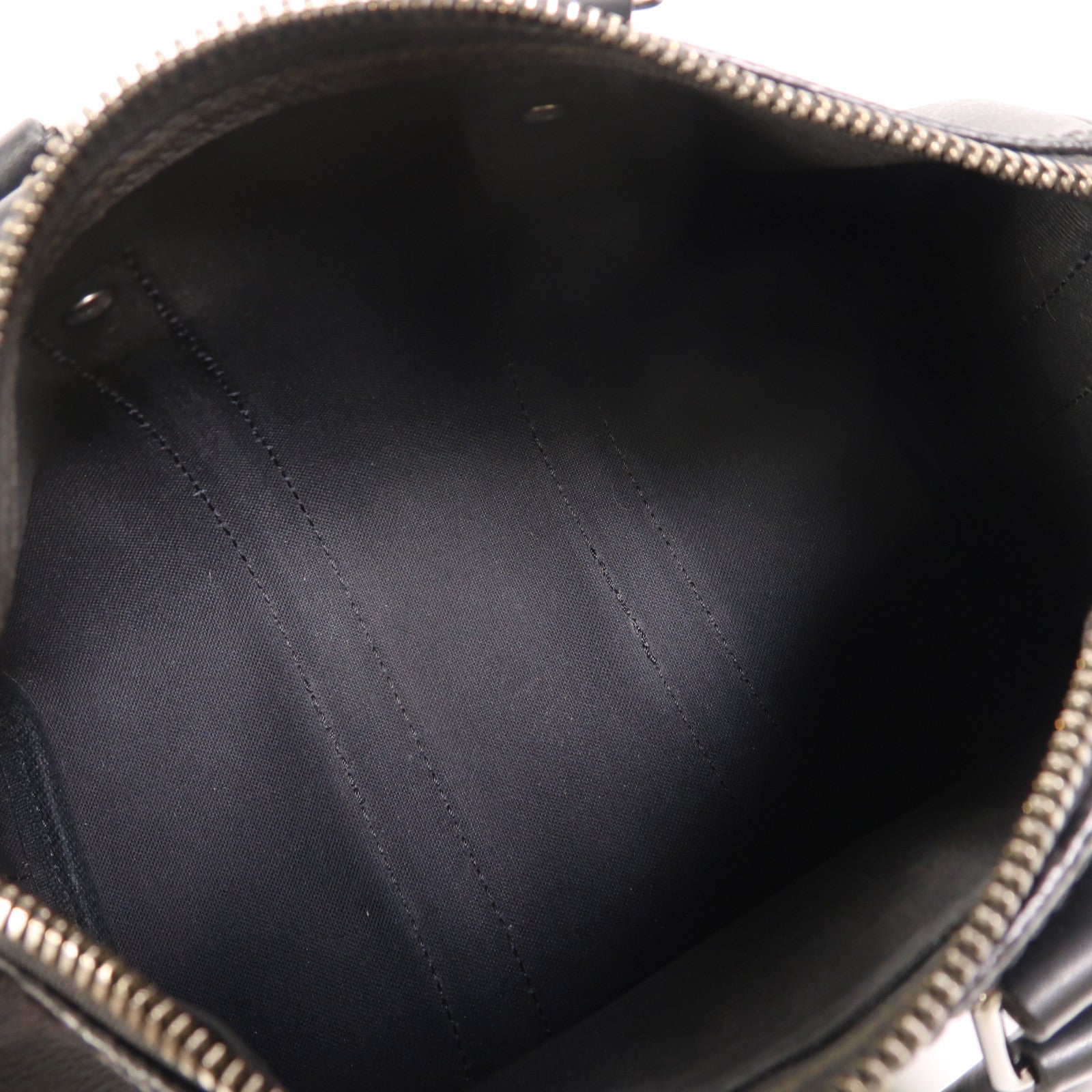 LOUIS VUITTON Monogram Eclipse Reverse Keepall Bandouliere 25銀扣手挽肩背兩用袋