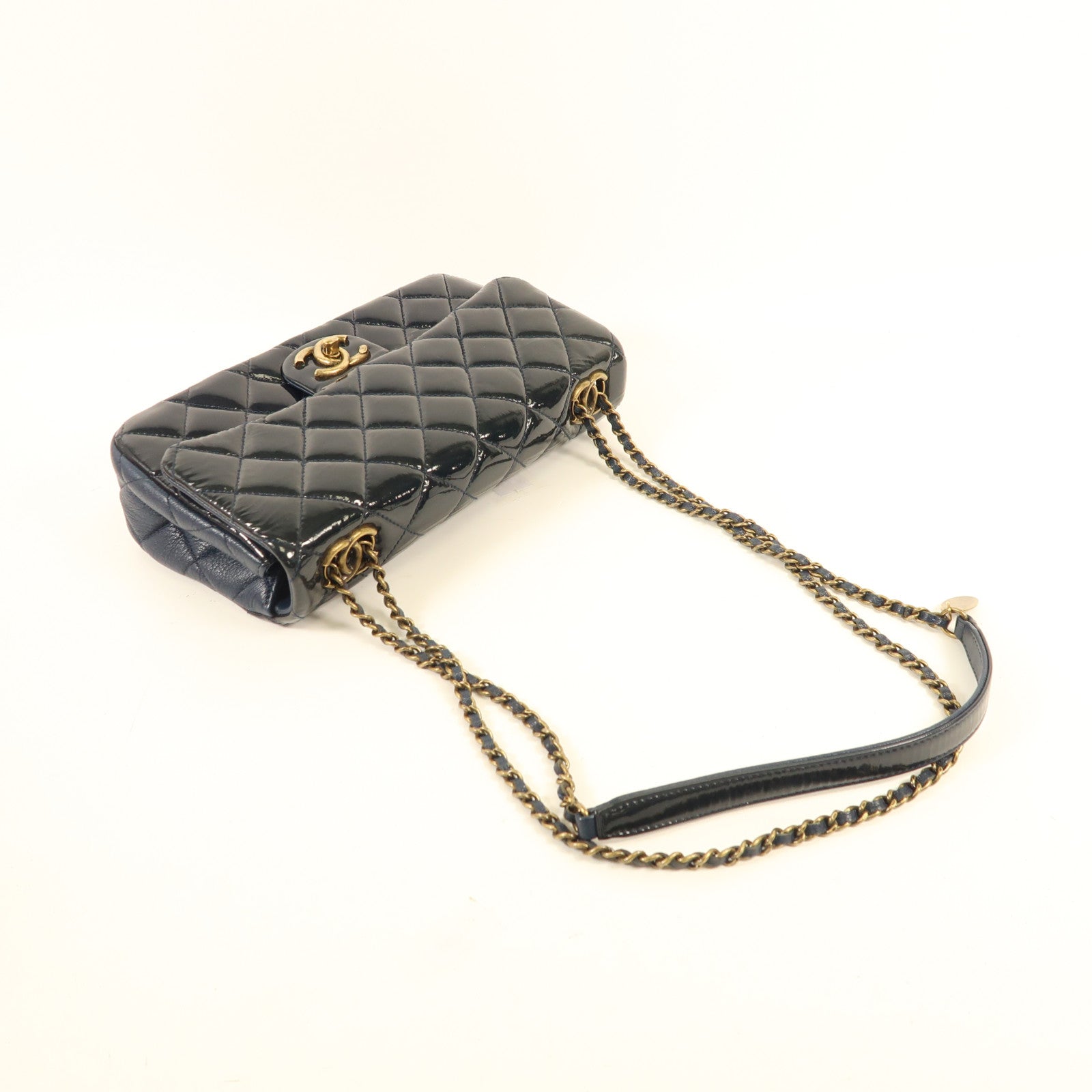 CHANEL 漆皮皮革Chain Shoulder鏈帶肩背袋