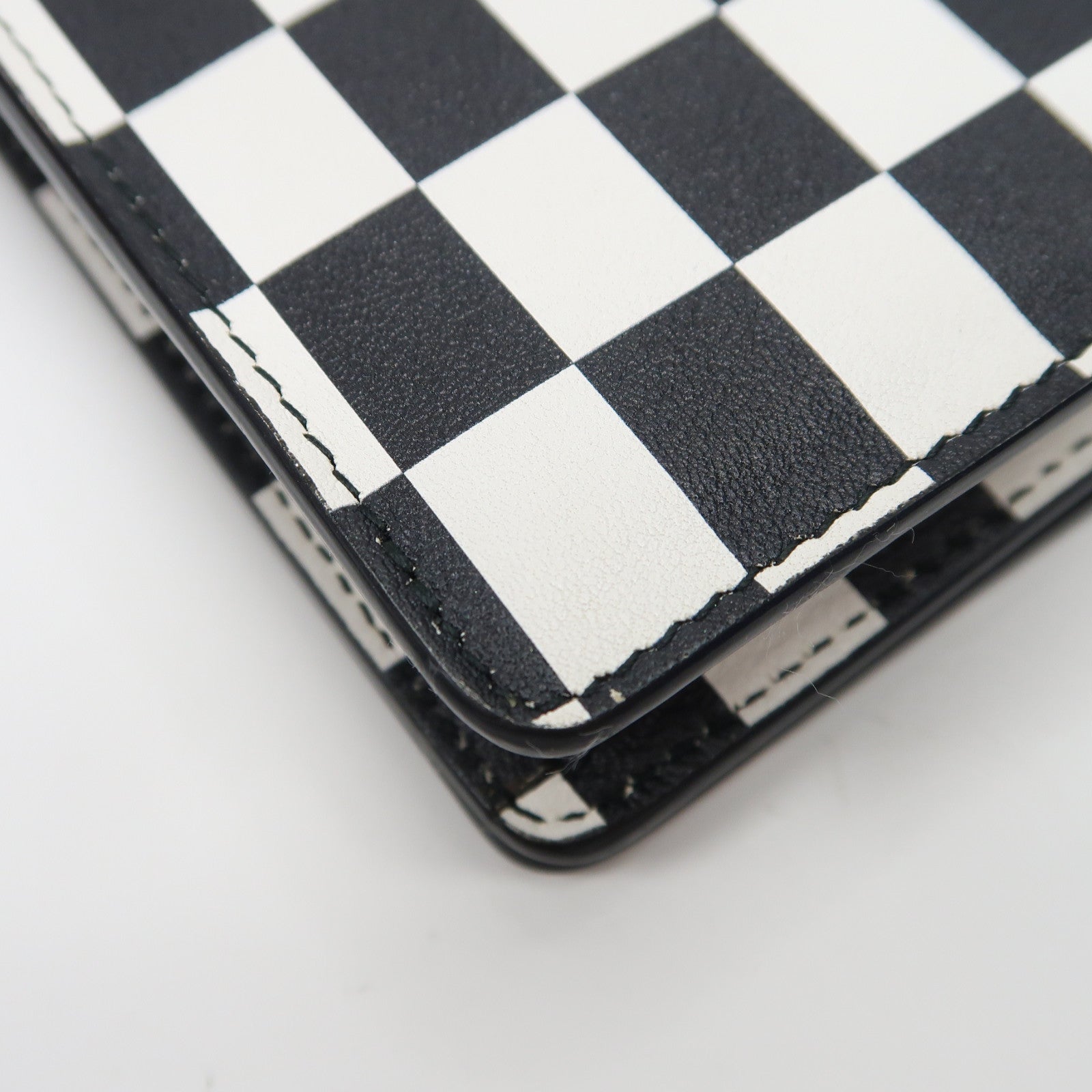 Dior 牛皮皮革Wallet On Chain銀扣鏈帶肩背袋黑色/白色