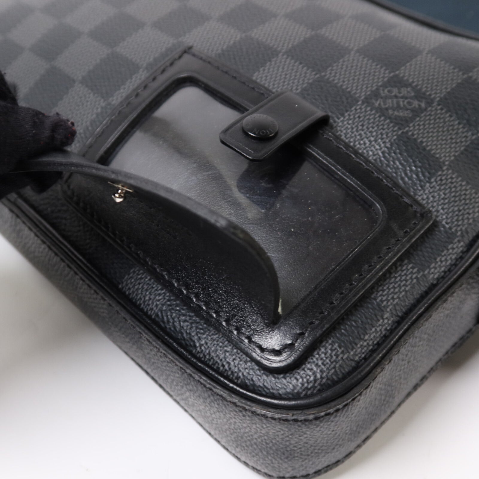 LOUIS VUITTON Damier Graphite Alpha Messenger Bag肩背袋