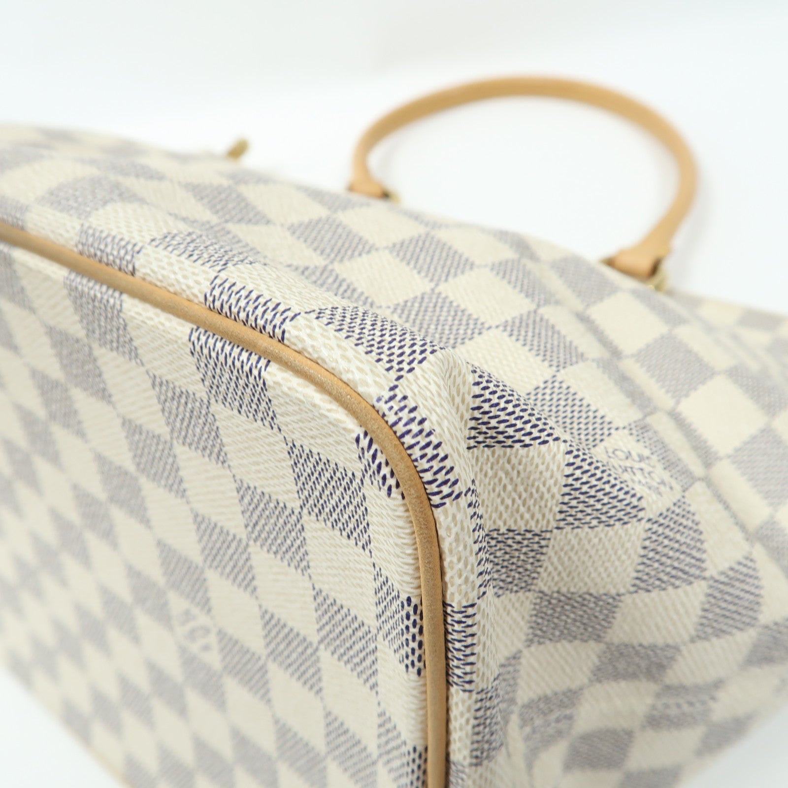 LOUIS VUITTON Damier Azur Saleya MM金扣肩背袋白色