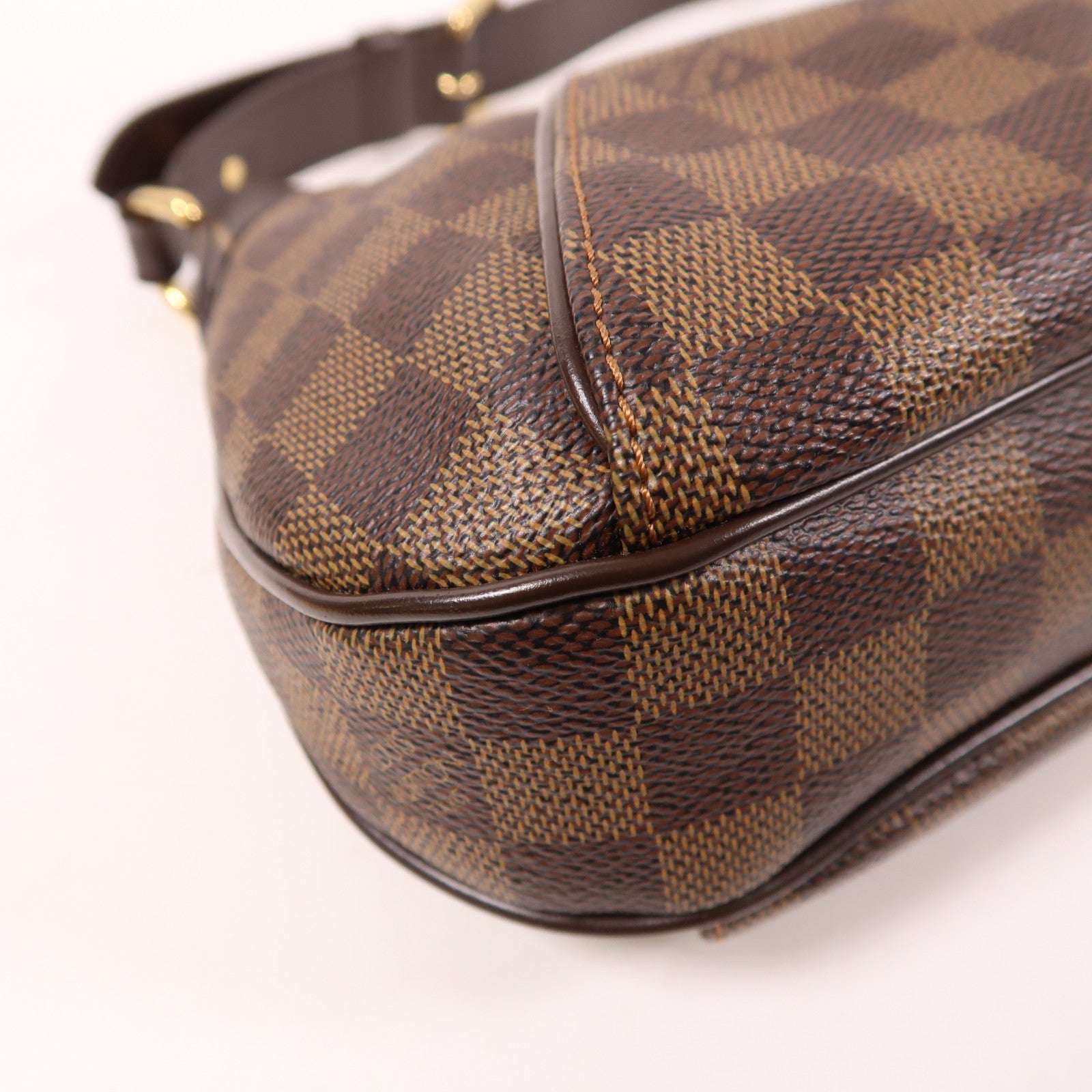 LOUIS VUITTON Damier Thames PM金扣肩背袋