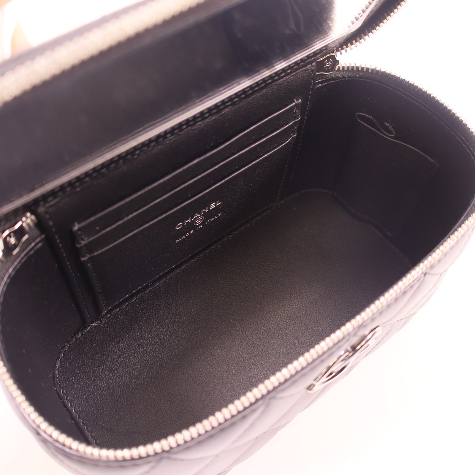 CHANEL 羊皮皮革Clutch With Chain銀扣鏈帶手挽肩背兩用袋黑色