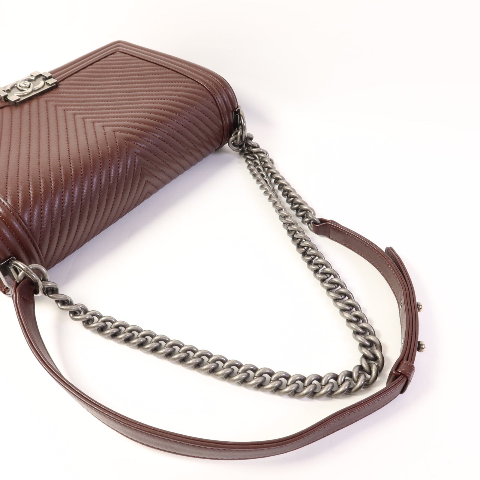 CHANEL 牛皮皮革Boy 28鏈帶肩背袋