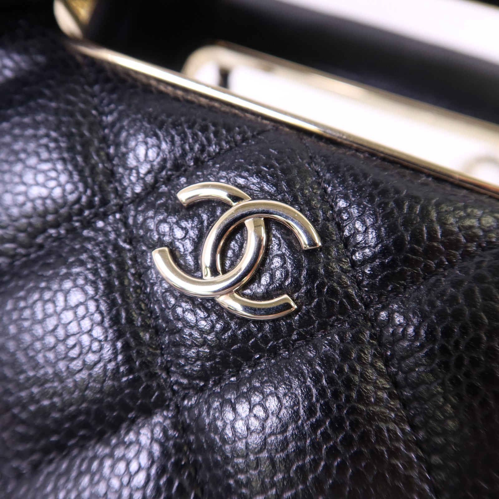 CHANEL 牛皮皮革Chain Shoulder金扣鏈帶肩背袋