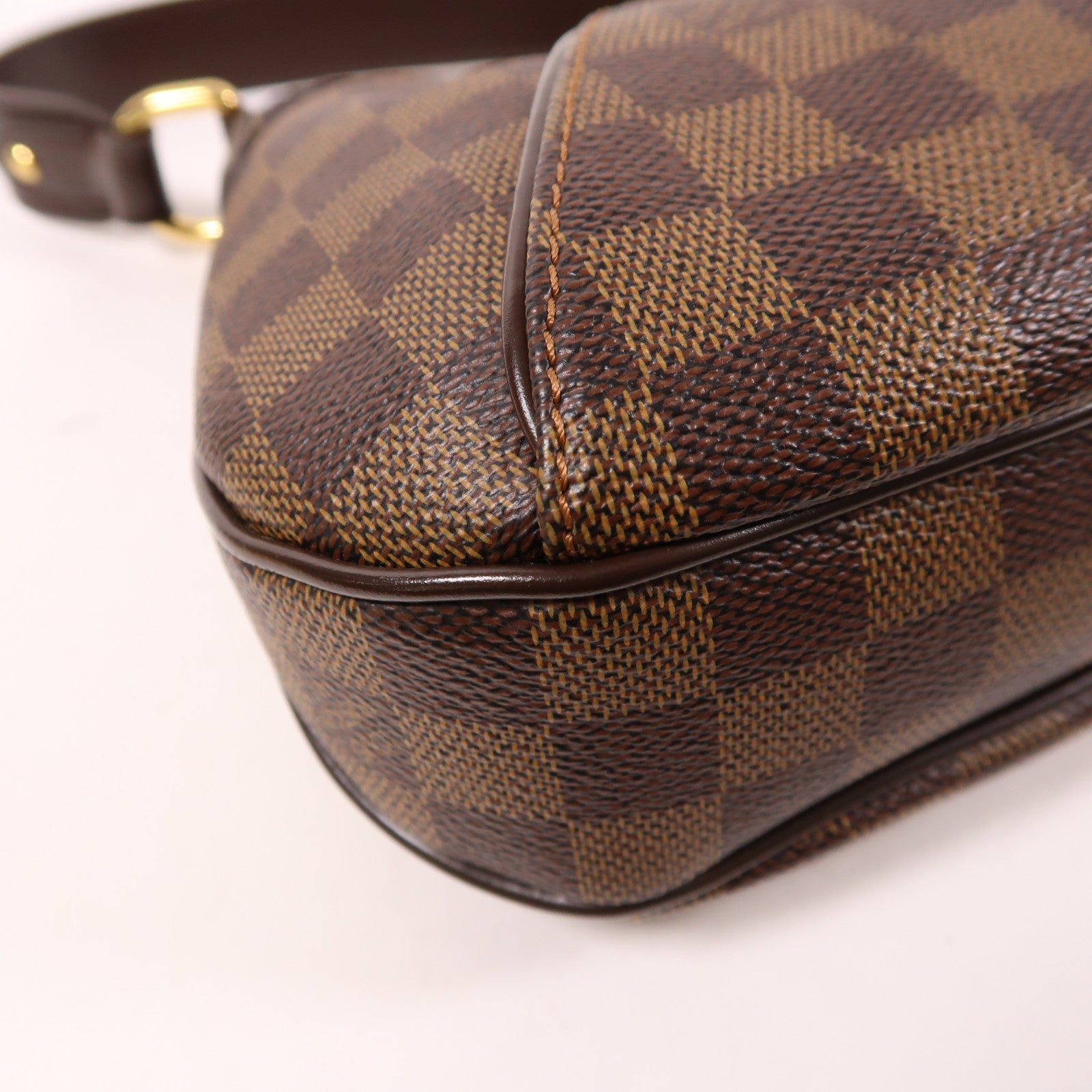 LOUIS VUITTON Damier Thames PM金扣肩背袋