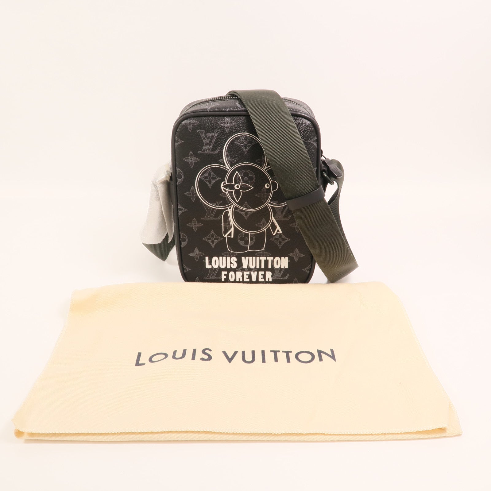 LOUIS VUITTON Monogram Eclipse Vivienne Danube PM肩背袋