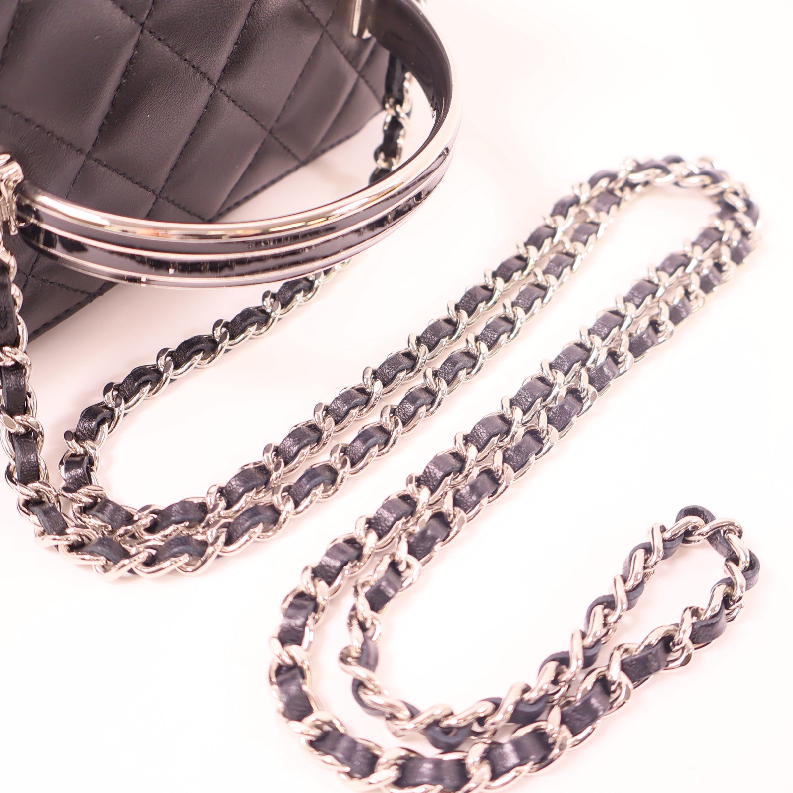 CHANEL 羊皮皮革Clutch With Chain銀扣鏈帶手挽肩背兩用袋黑色