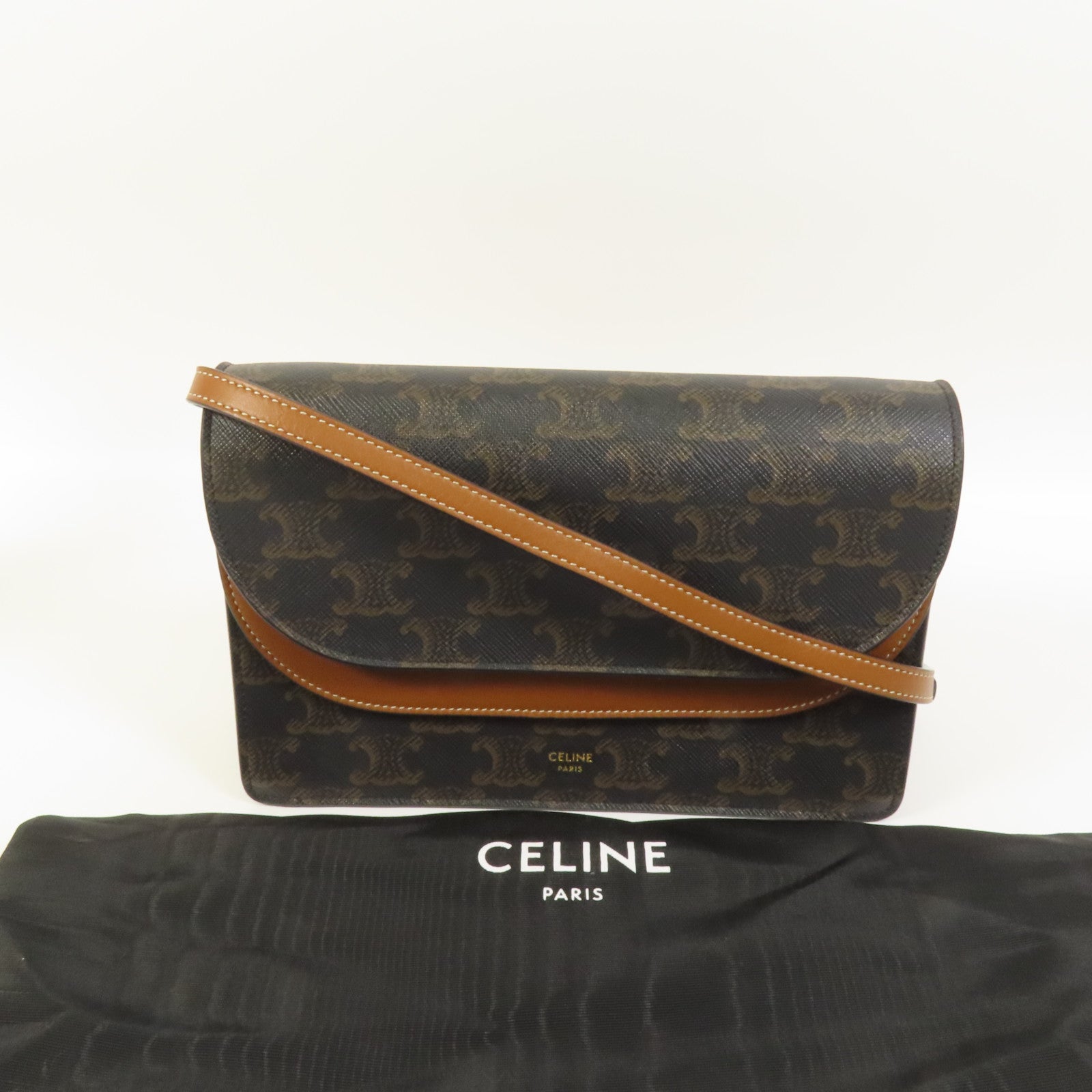 CELINE 塗層帆布Wallet On Strap肩背袋