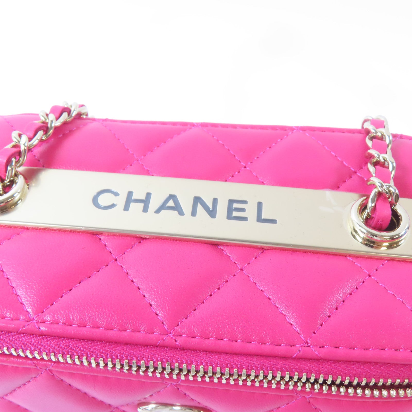 CHANEL 【激減優惠】菱格羊皮皮革Vanity Bag With Chain金扣鏈帶