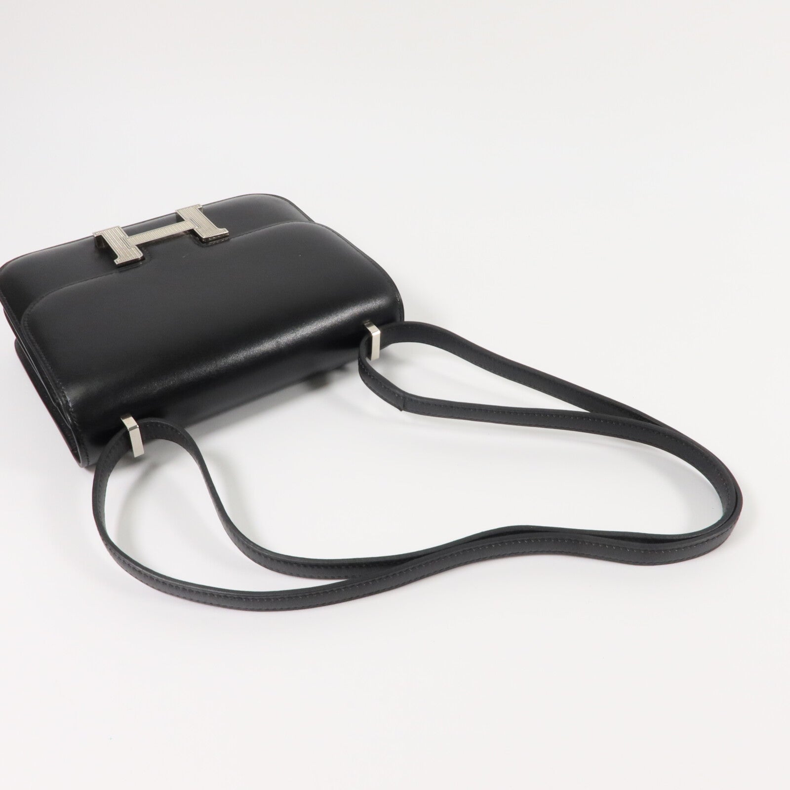 HERMES Box皮革Constance Mini肩背袋Noir