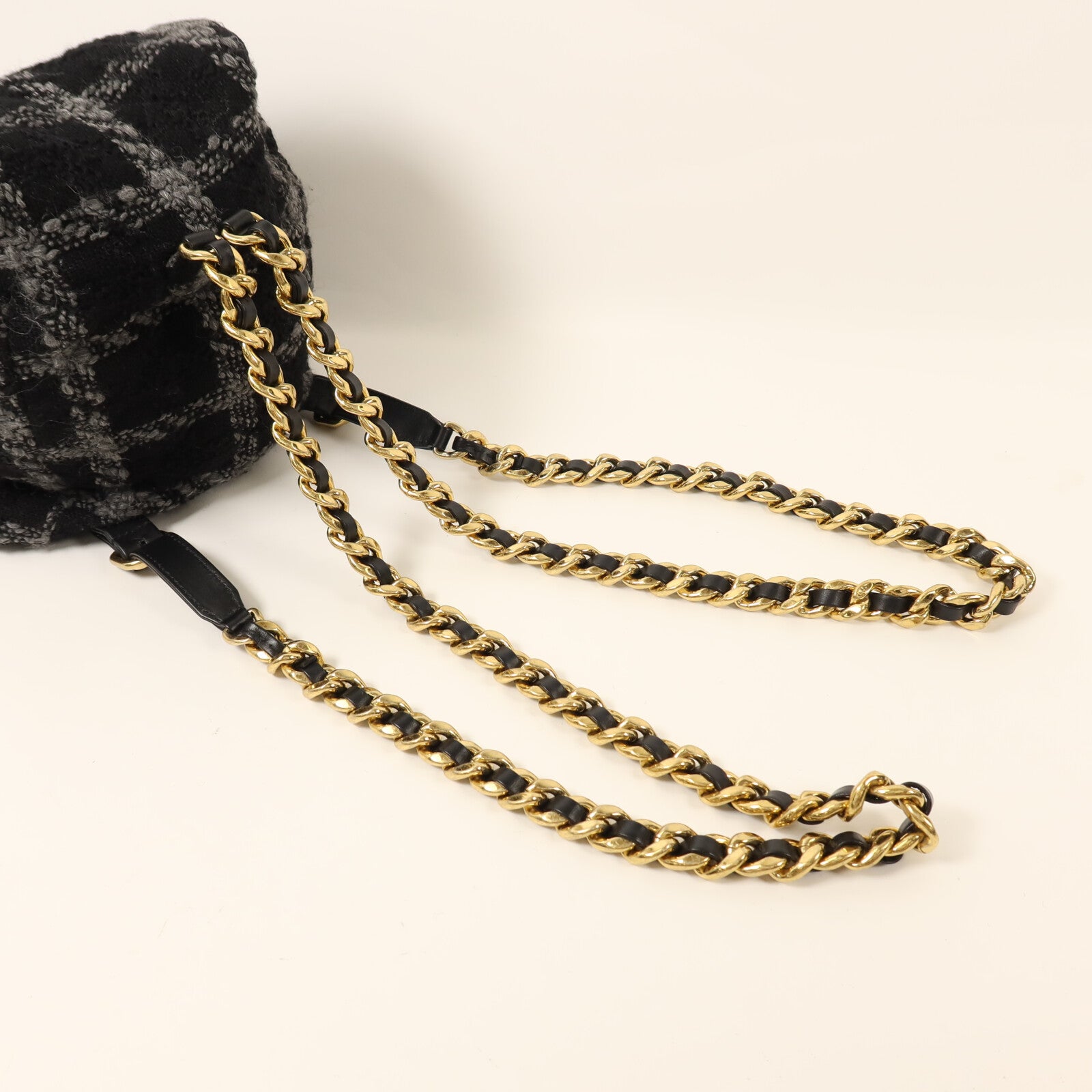 CHANEL Tweed Duma Tweed Backpack金扣鏈帶背包