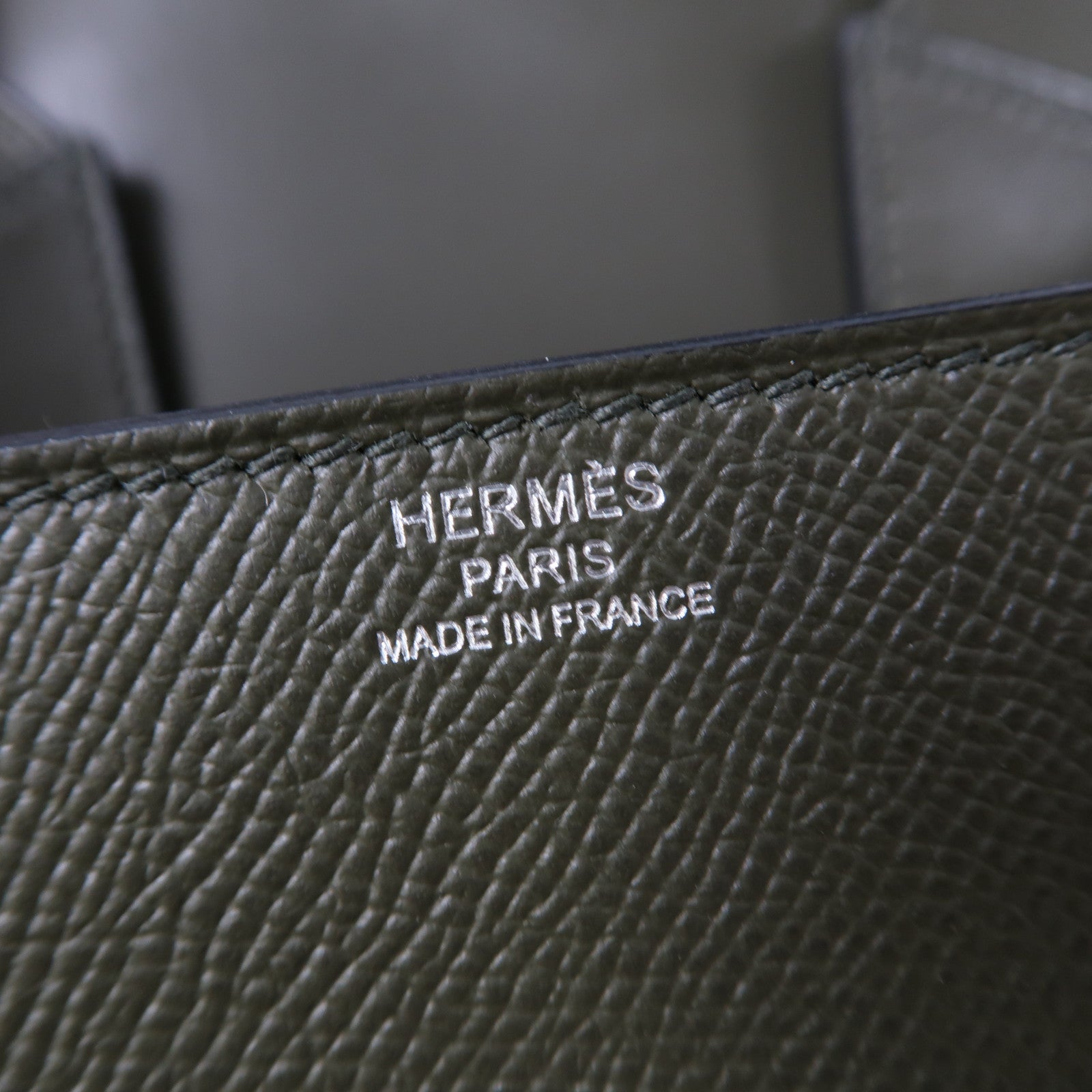 HERMES Epsom皮革Della Mini銀扣肩背袋Vert de Gris/灰色