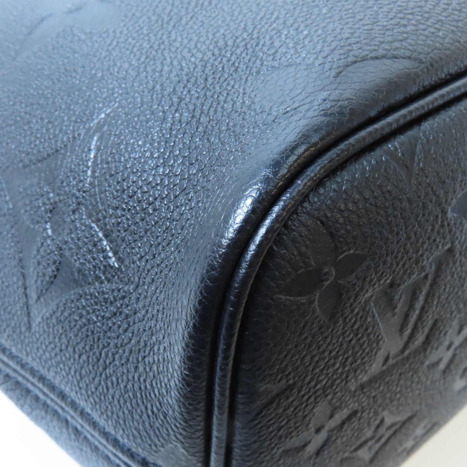 LOUIS VUITTON Monogram Empreinte Neverfull MM金扣手挽袋黑色