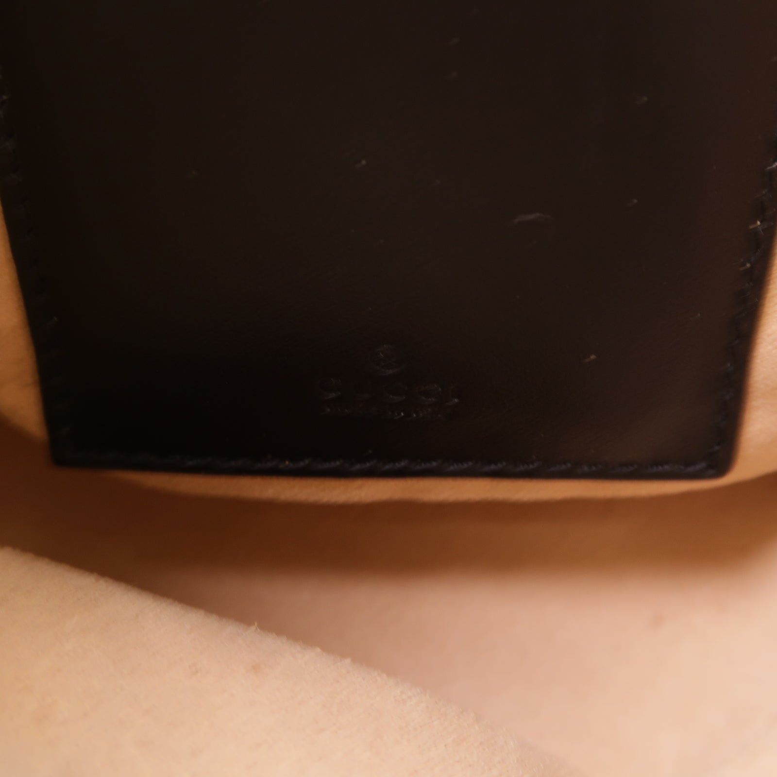 GUCCI 【激減優惠】牛皮皮革GG Marmont金扣鏈帶肩背袋黑色