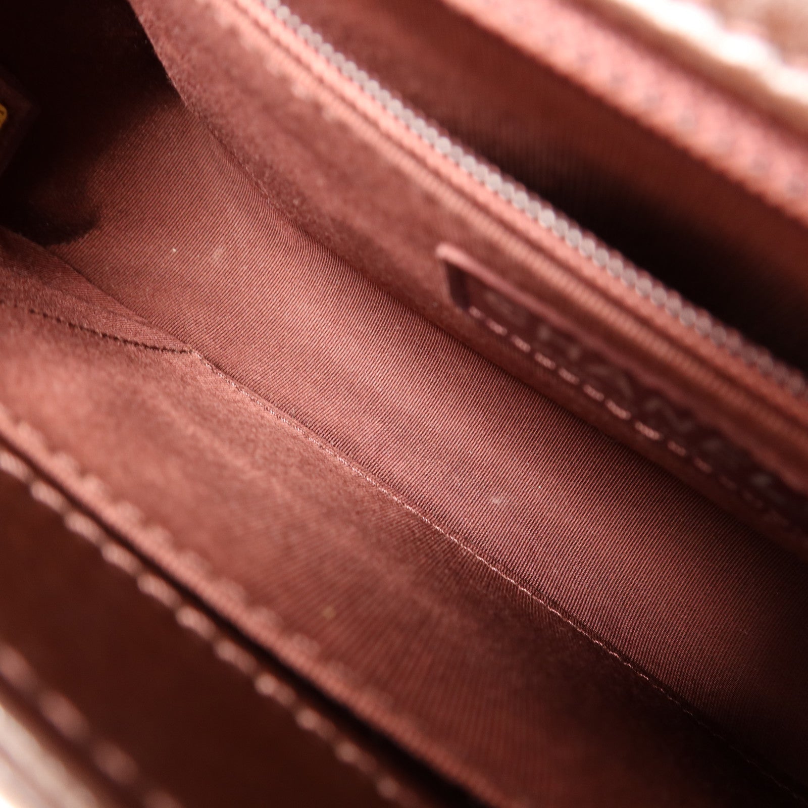 CHANEL 牛皮皮革Boy 28鏈帶肩背袋