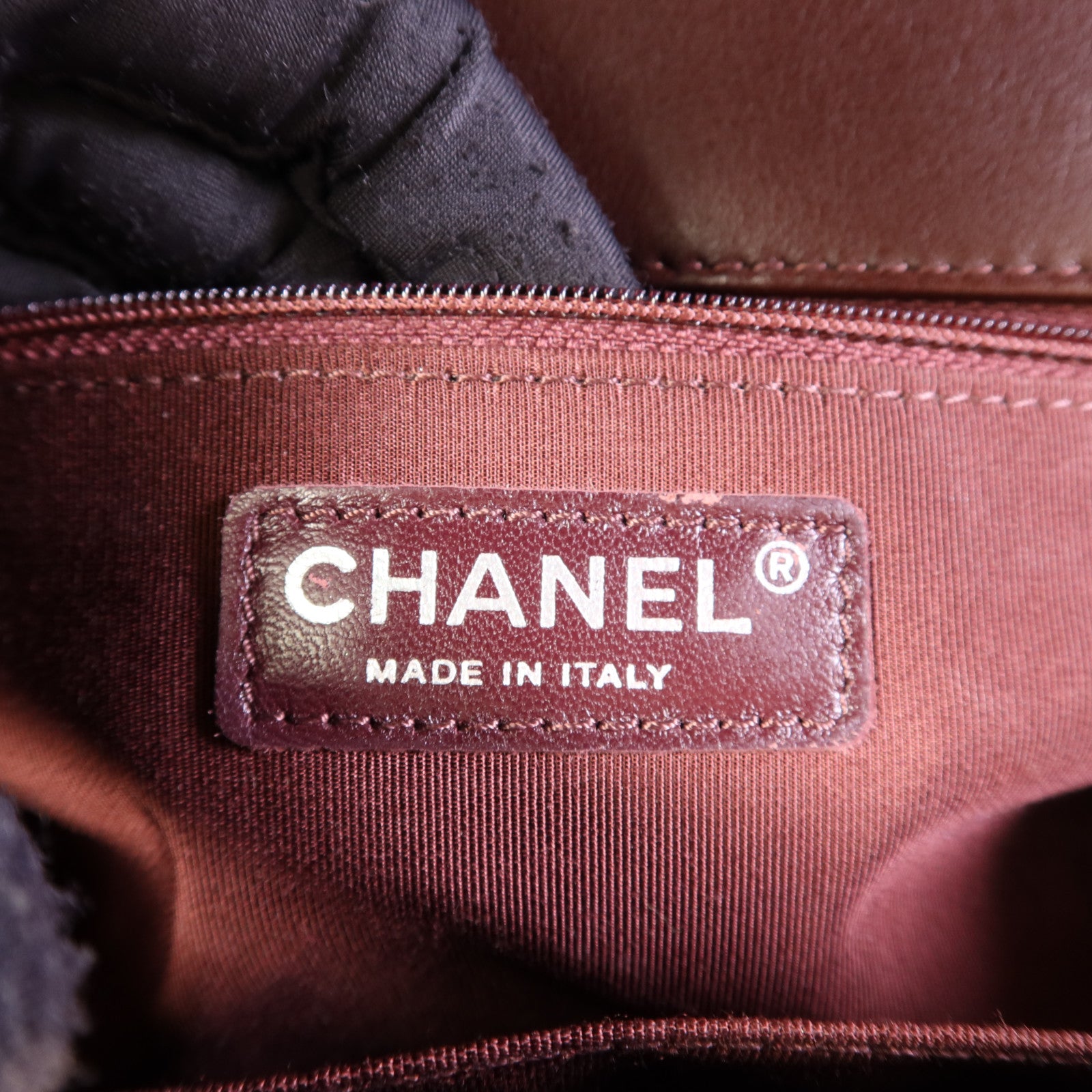 CHANEL 牛皮皮革Boy 28鏈帶肩背袋