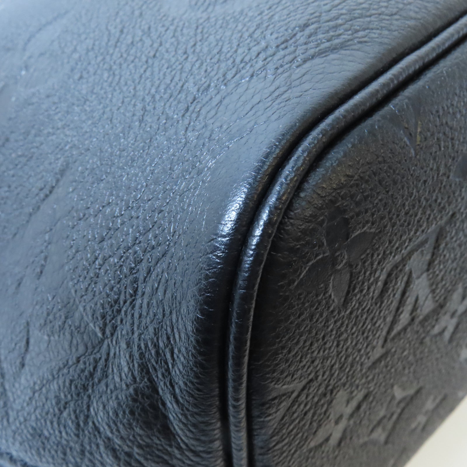 LOUIS VUITTON Monogram Empreinte Neverfull MM金扣手挽袋黑色