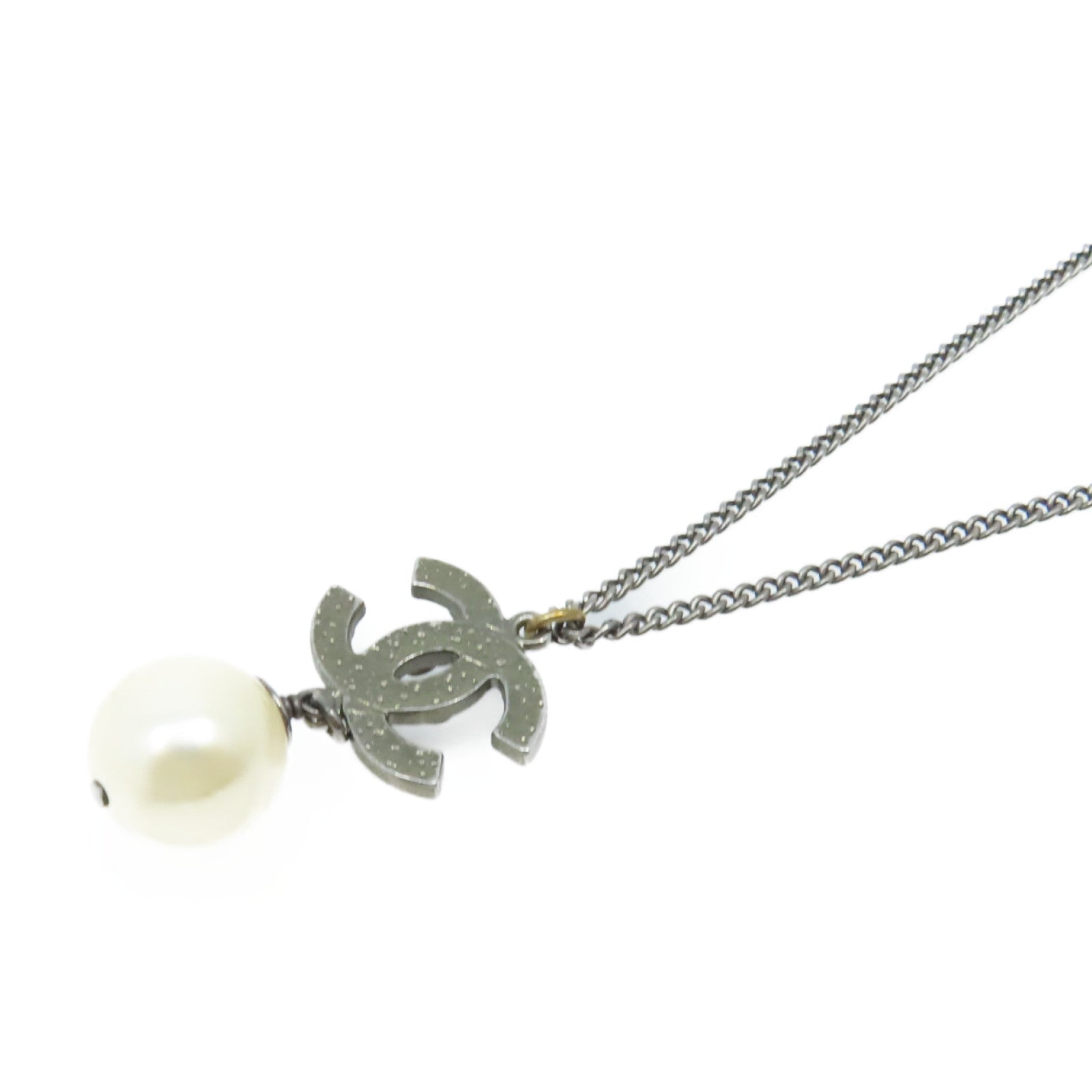 CHANEL 【激減優惠】金屬/仿珍珠CC Logo Pendant Necklace項鏈珍珠色
