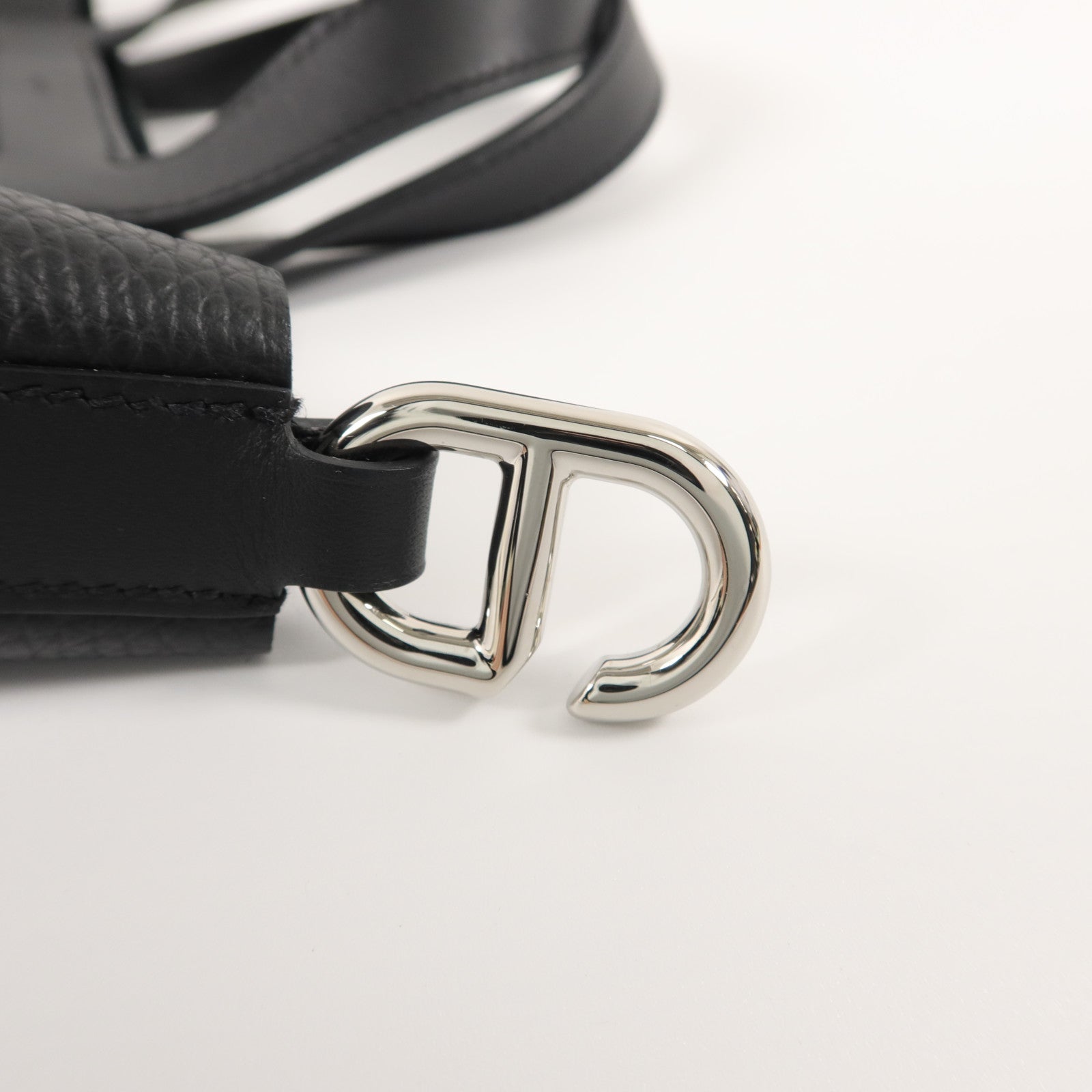 HERMES Clemence皮革In The Loop 18手挽袋Noir