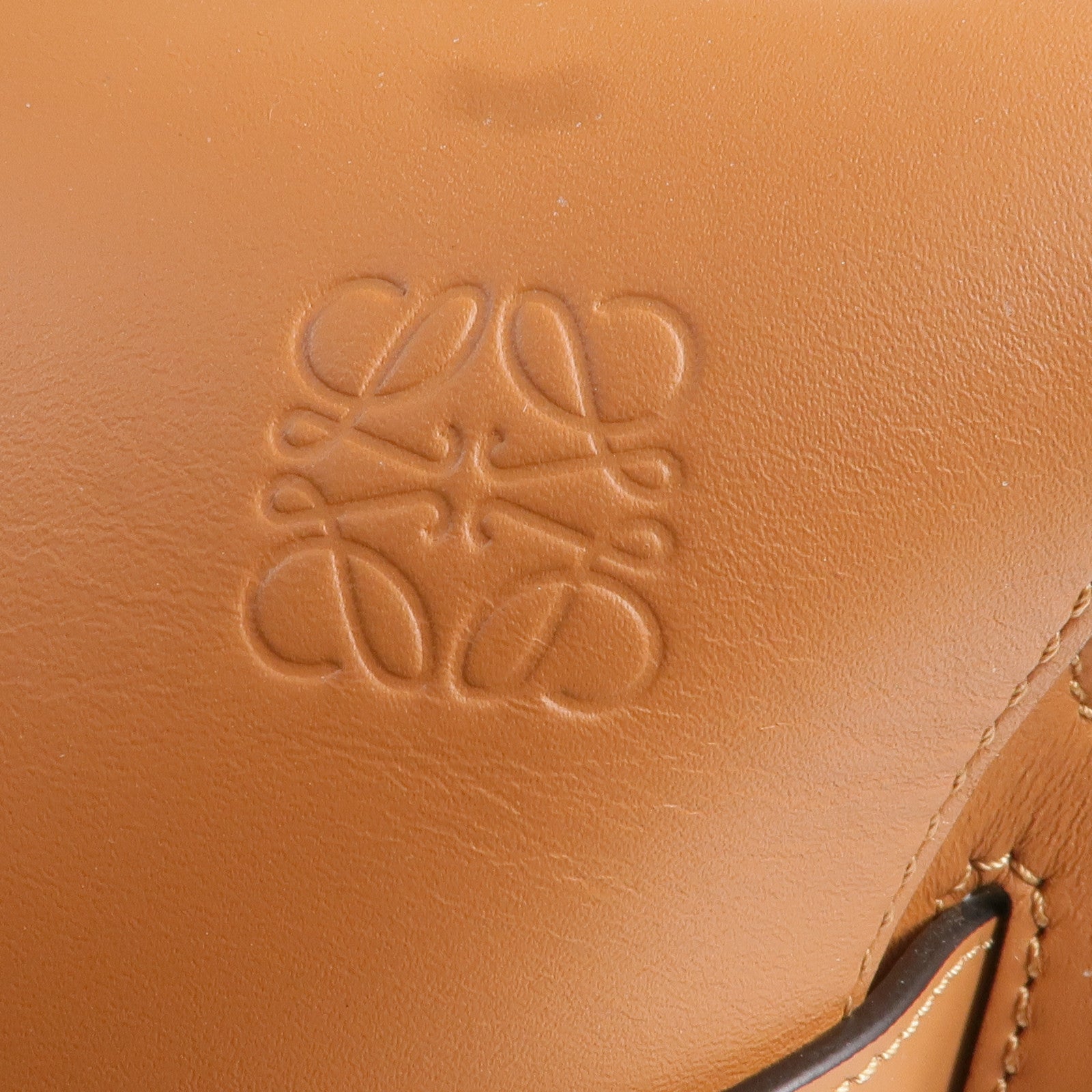 LOEWE 牛皮皮革Gate Small金扣肩背袋