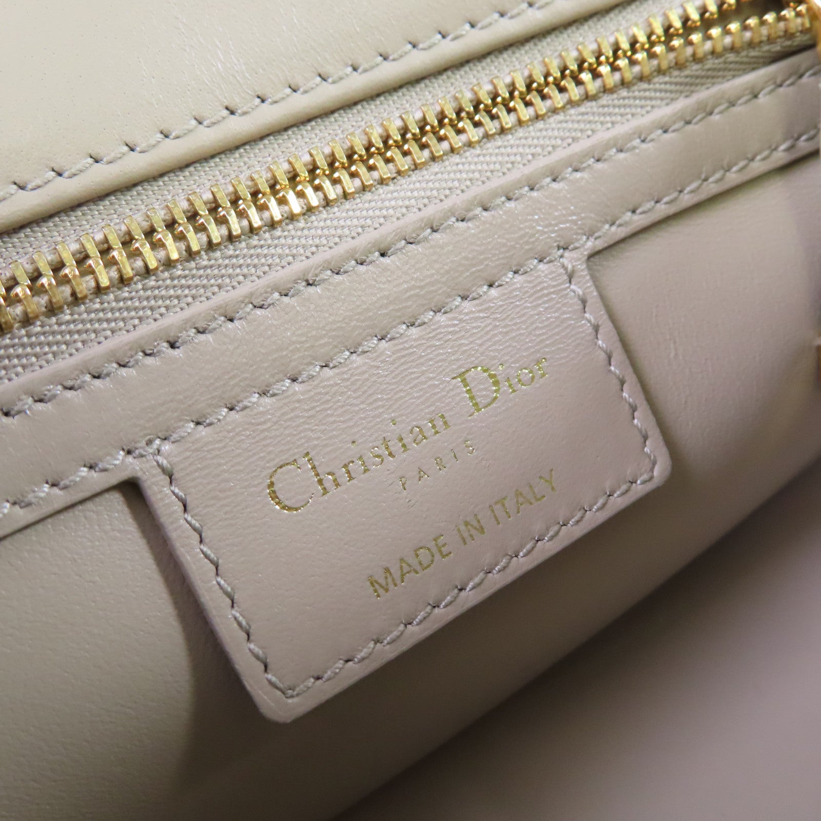 Dior 菱格羊皮皮革Caro Small Chain Shoulder Bag金扣鏈帶肩背袋杏色