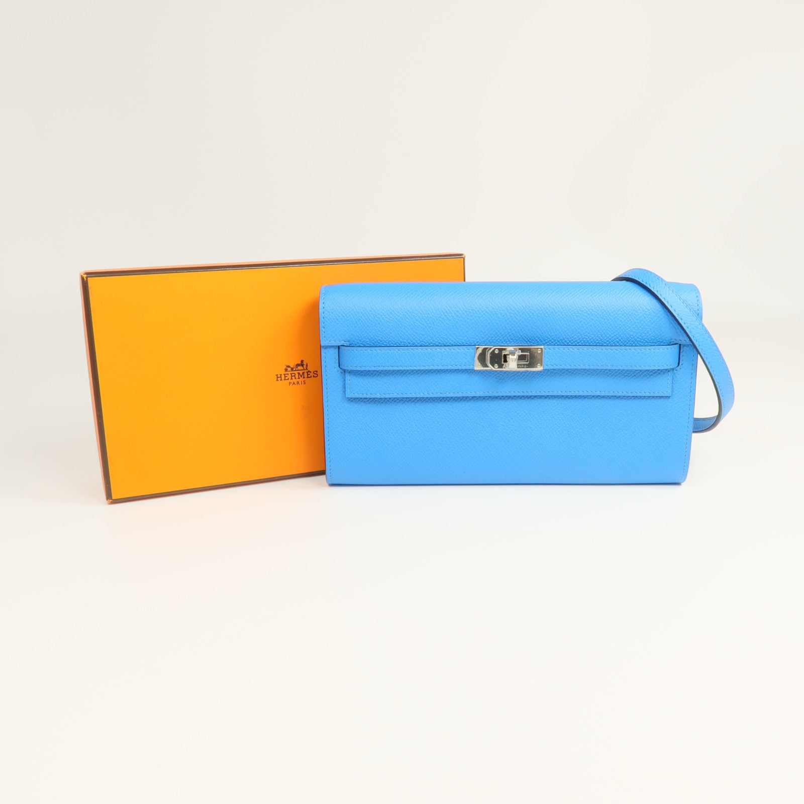HERMES Epsom皮革Kelly To Go銀扣肩背袋Bleu Frida/Rouge Sellier